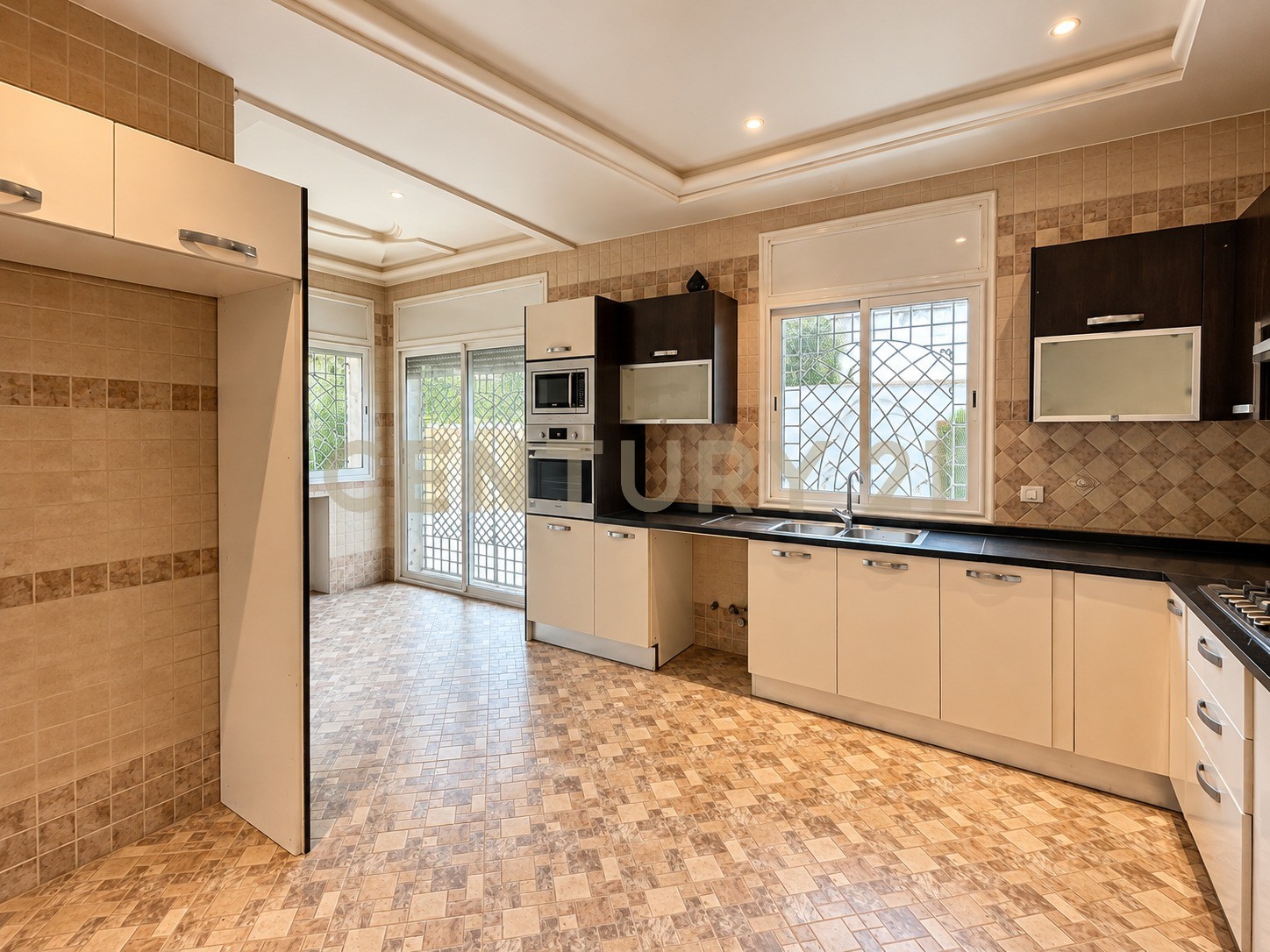 Villa S+6 à vendre à La Soukra - 500 m² – photo 10 sur 13