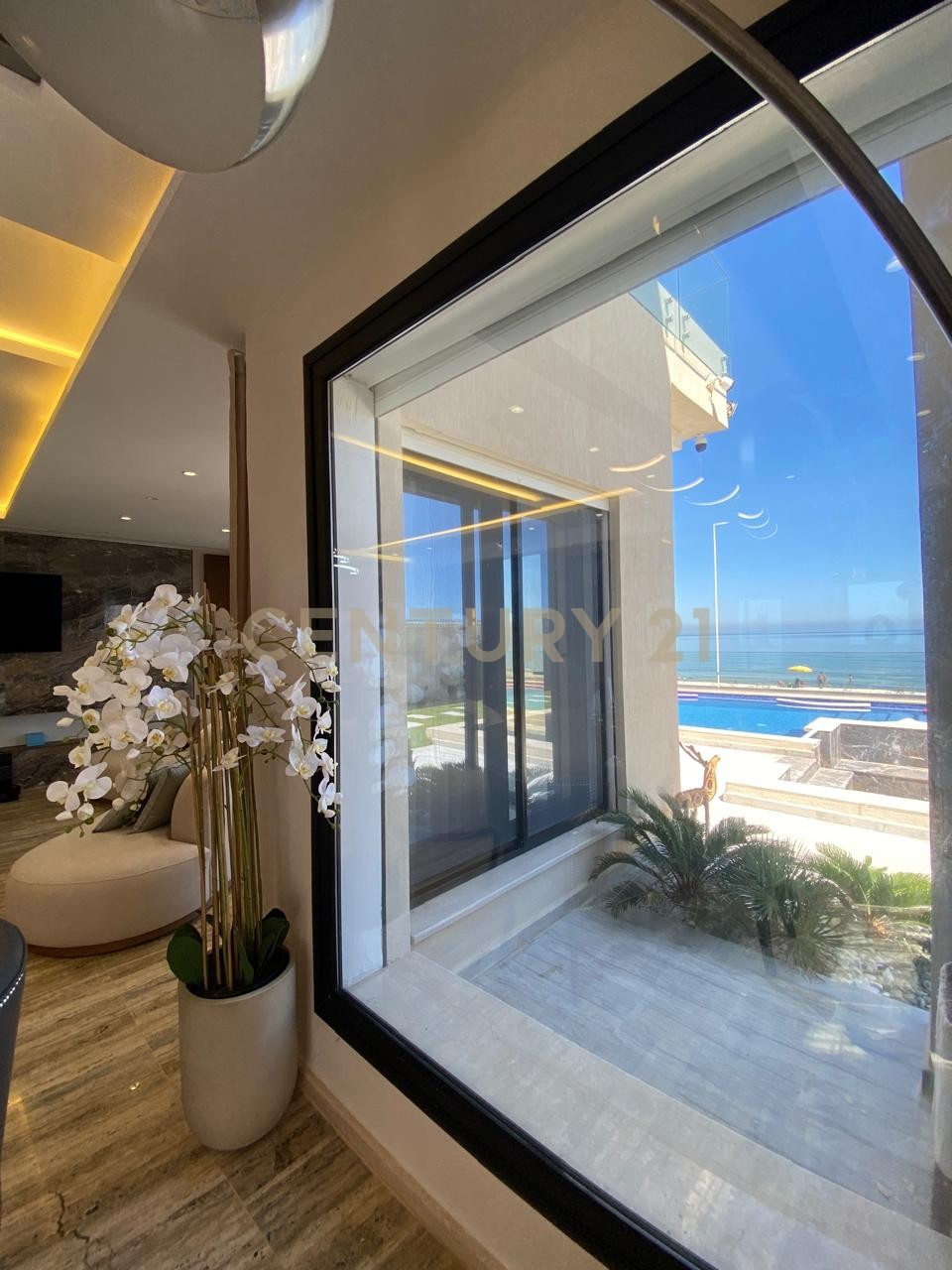 À vendre villa pieds dans l&rsquo;eau à Soliman chott