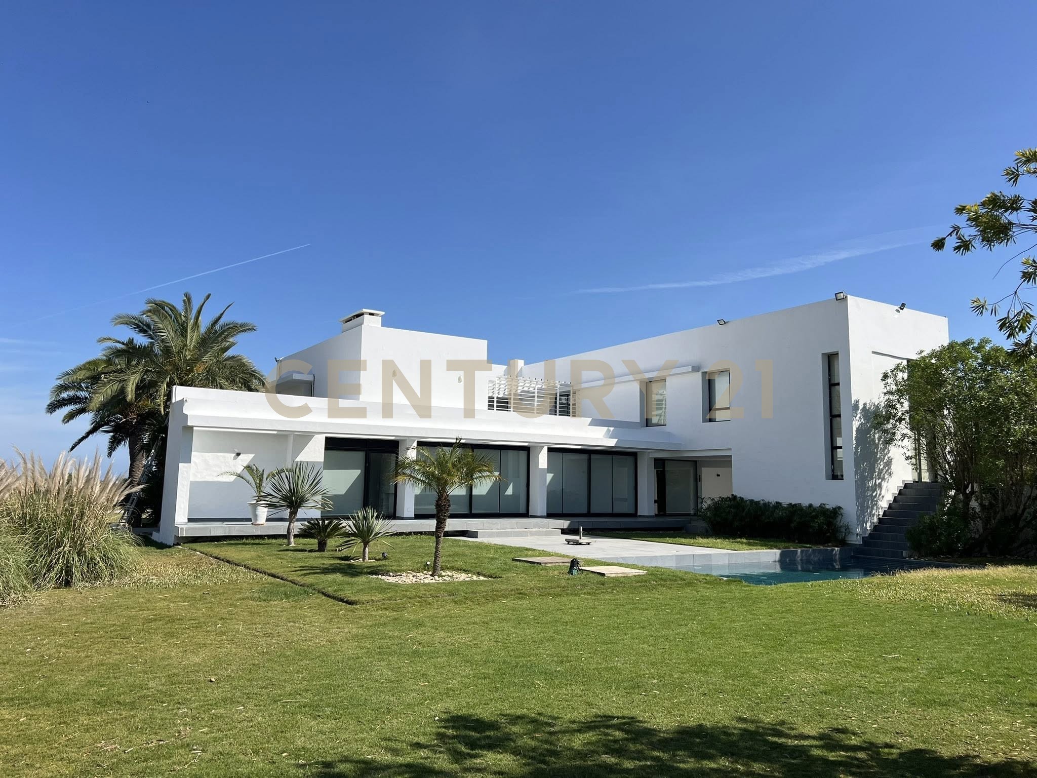 Villa S+5 à vendre à Hammamet Sud - 500 m² – photo 1 sur 12