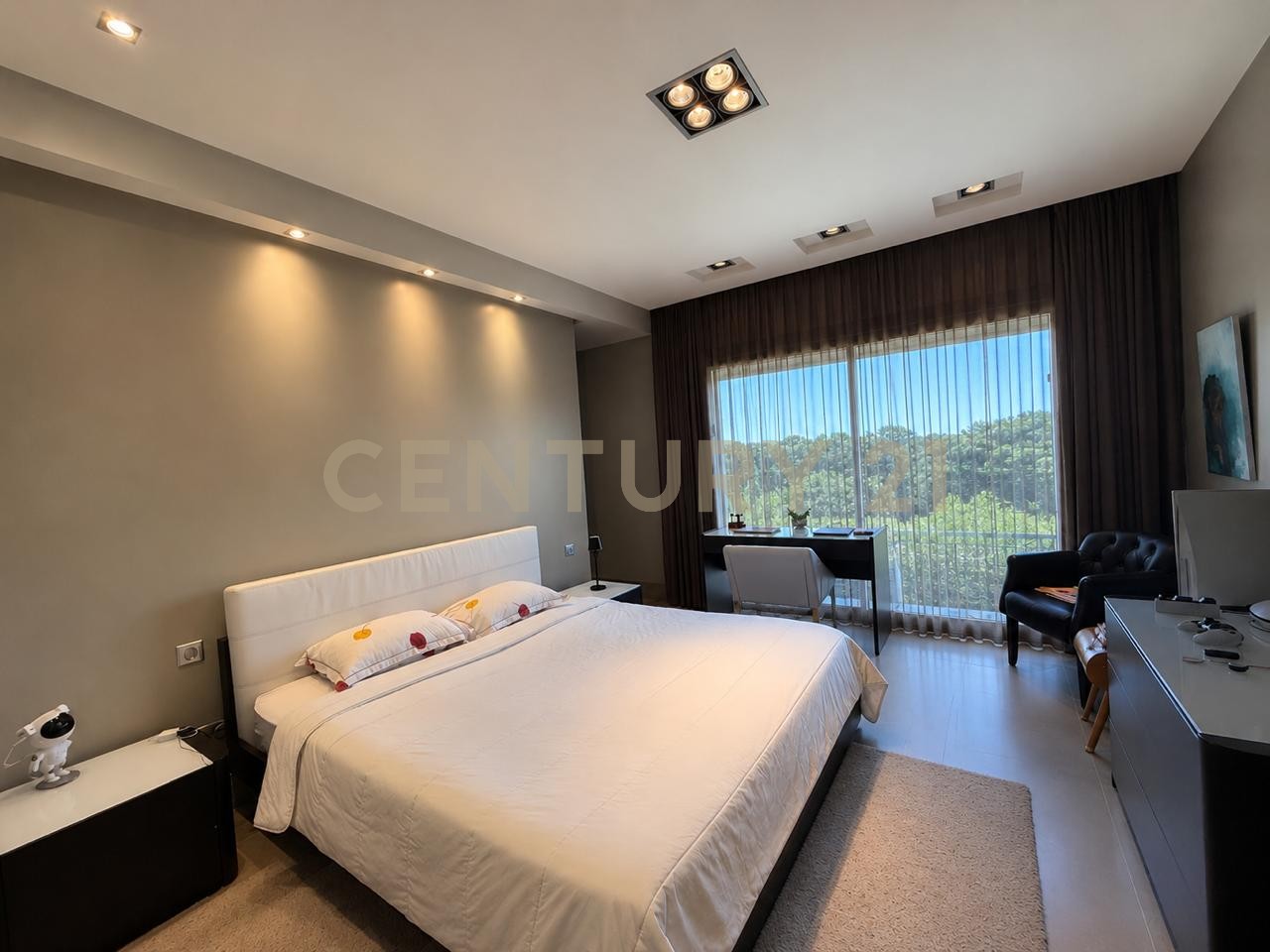 Villa S+5 à vendre à Cité El Mahrsi 3 - 530 m² – photo 8 sur 10