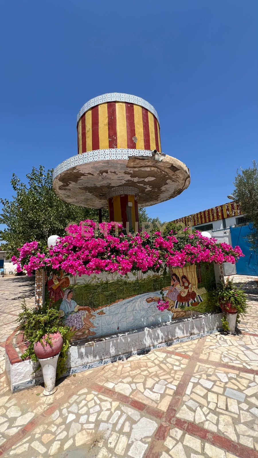 À VENDRE:PROPRIÉTÉ À FORT POTENTIEL – 6 767 M² : VILLA + 3 HANGARS – HENCHIR EL HAOUARIA- NABEUL