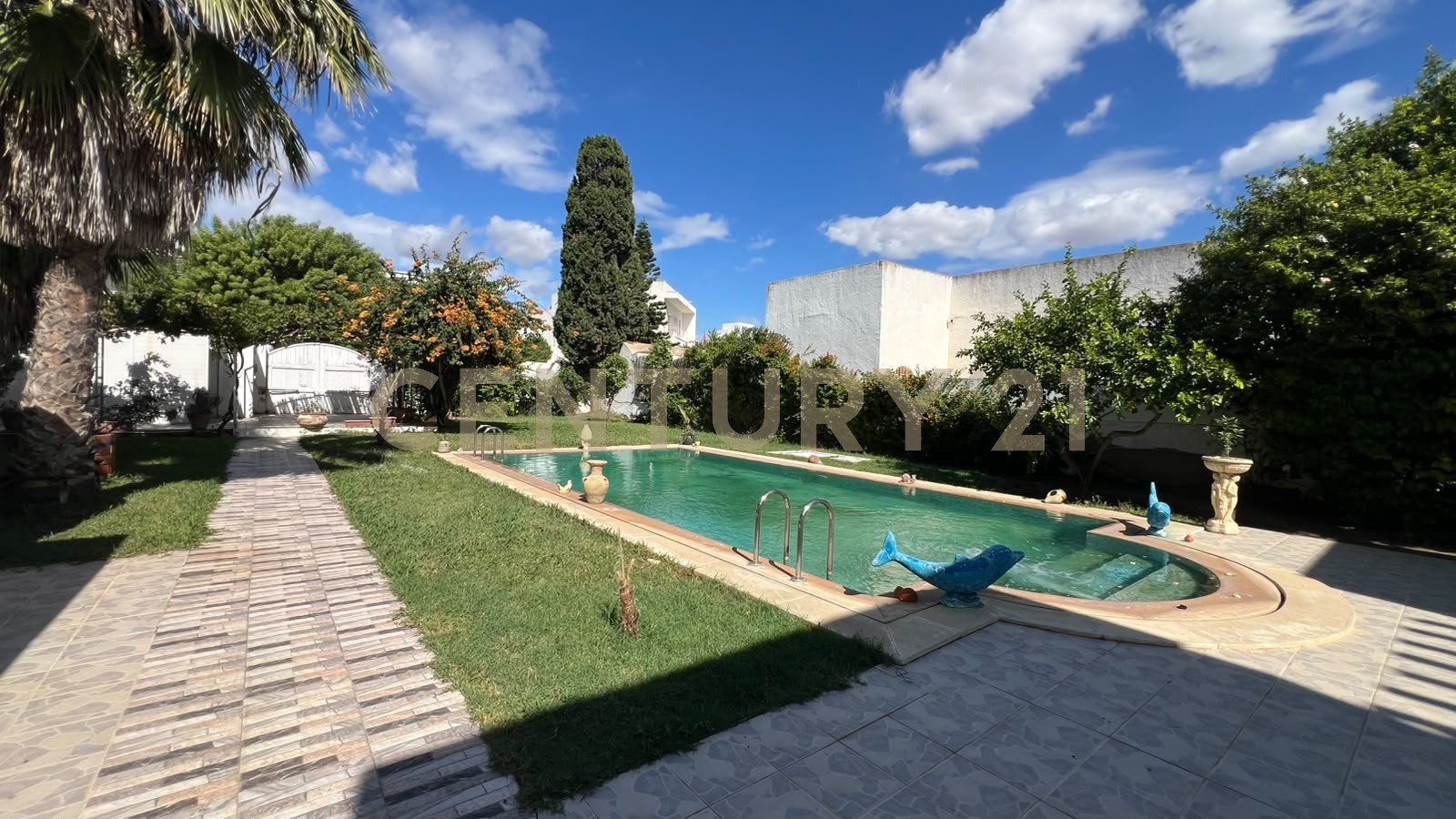 À vendre villa S+4 Cité El Mahrsi 2