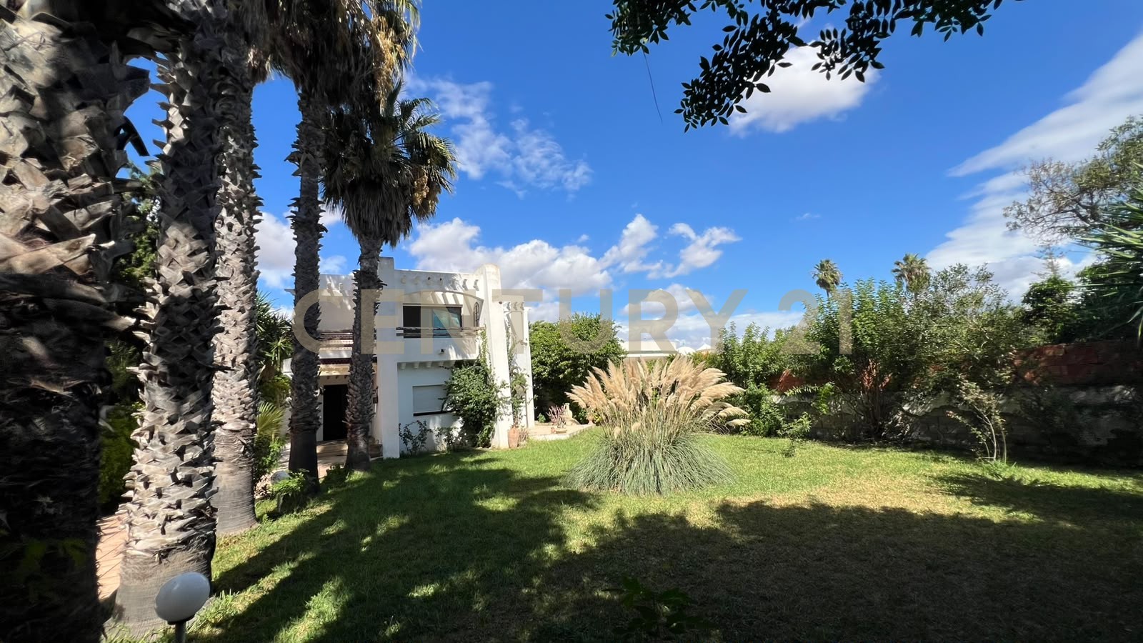 À vendre villa S+4 Cité El Mahrsi 2