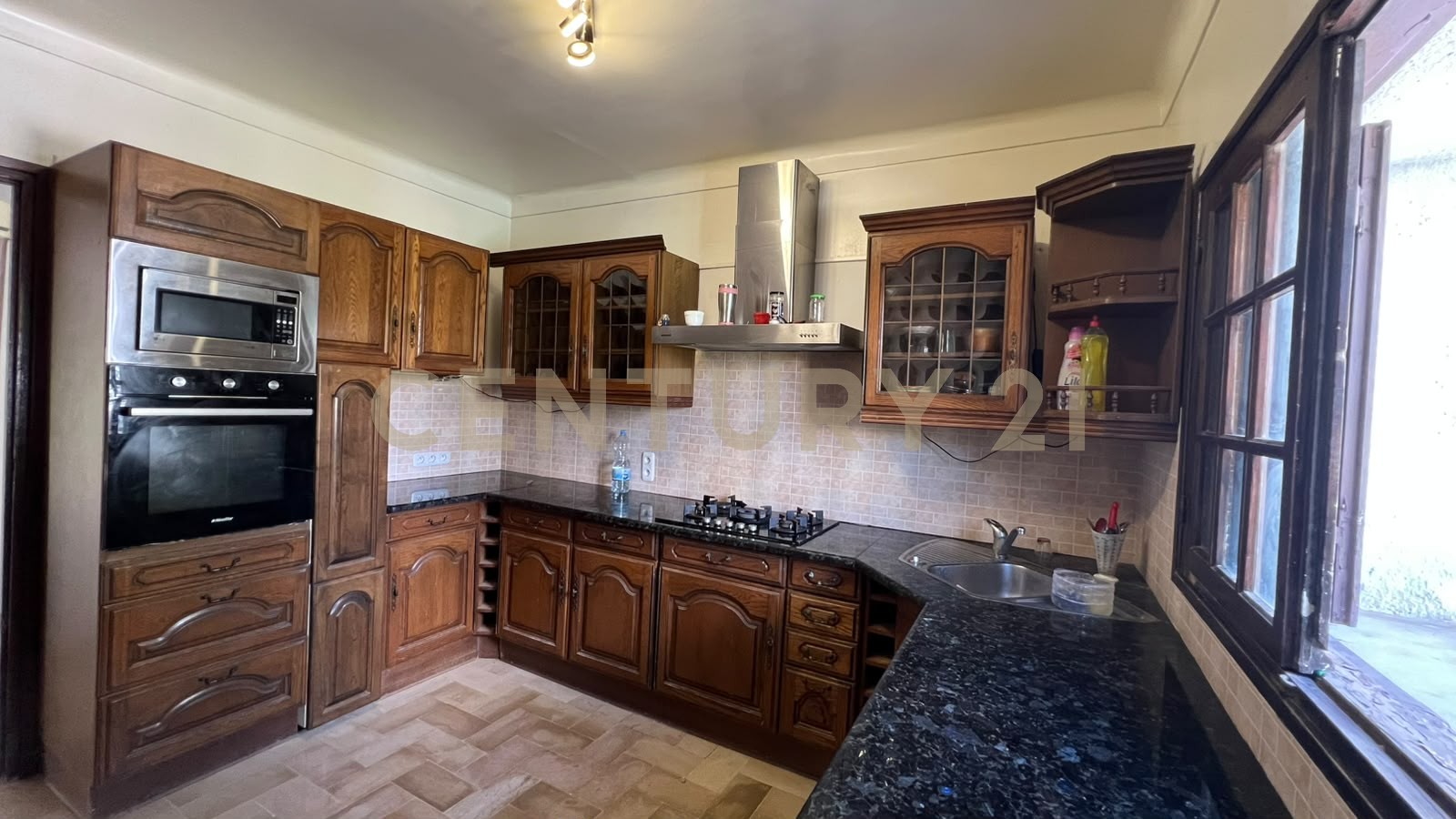 À vendre villa S+4 Cité El Mahrsi 2
