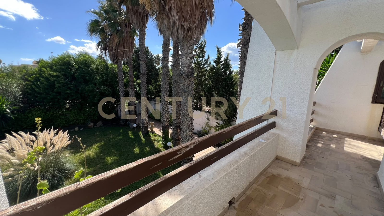 À vendre villa S+4 Cité El Mahrsi 2