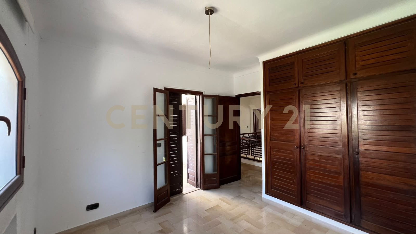 À vendre villa S+4 Cité El Mahrsi 2