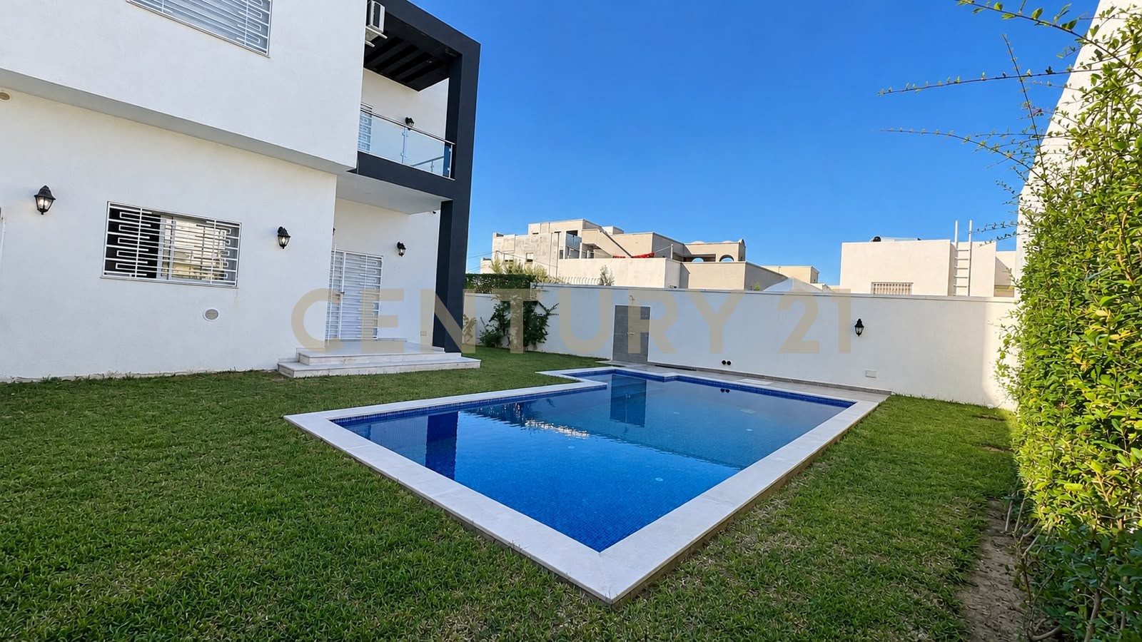 À LOUER VILLA S+4 MEUBLÉE AVEC PISCINE À HAMMAMET NORD