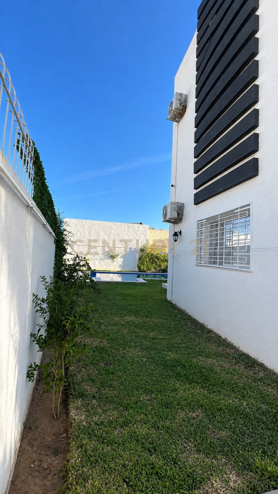 À LOUER VILLA S+4 MEUBLÉE AVEC PISCINE À HAMMAMET NORD