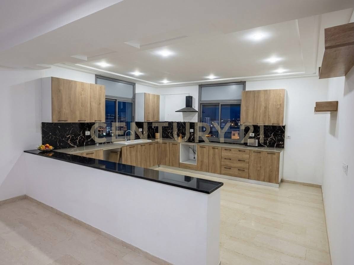 À louer étage de villa S+3 Cité mora
