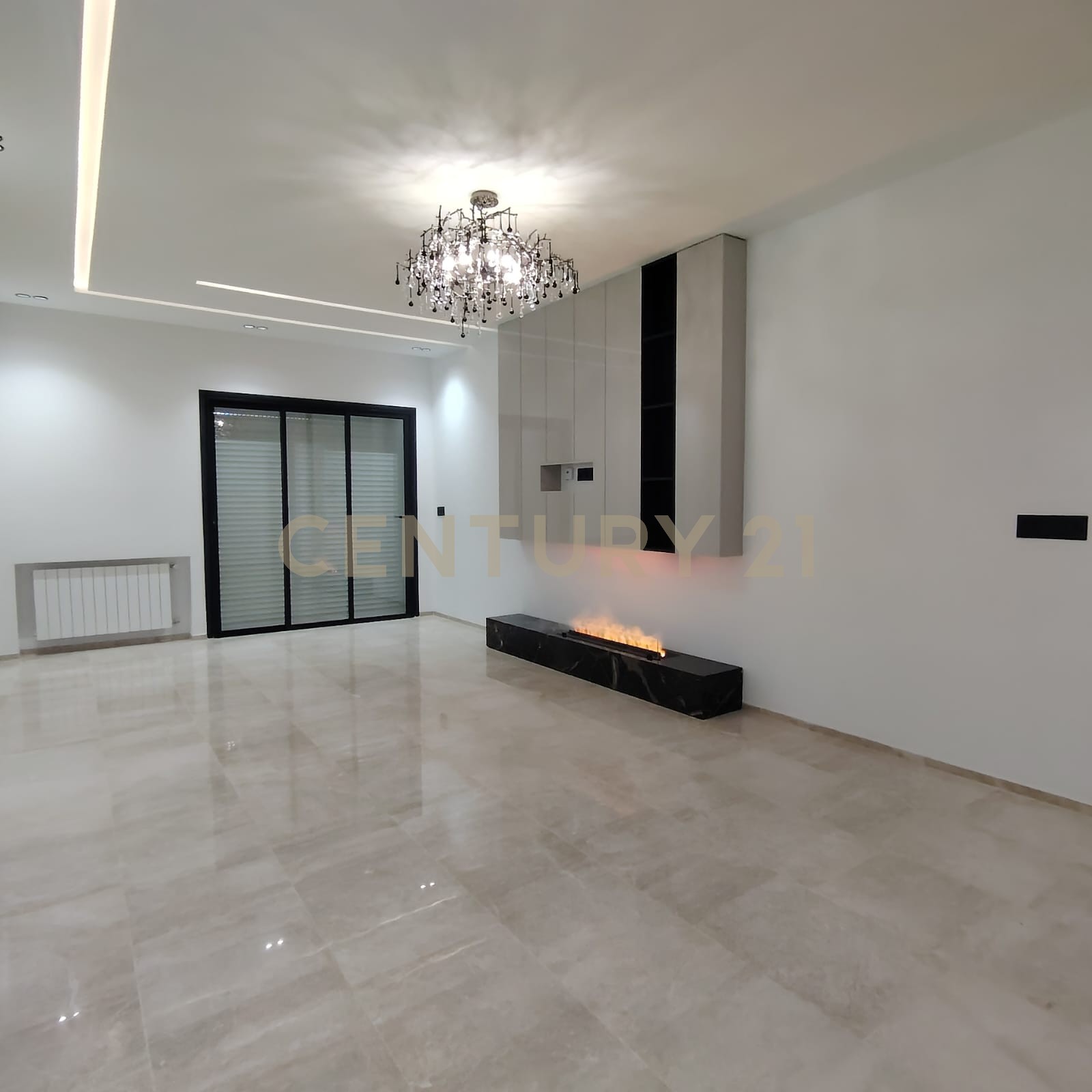 À vendre un appartement S+3 Direct Promoteur situé à Cite Ennasr 1