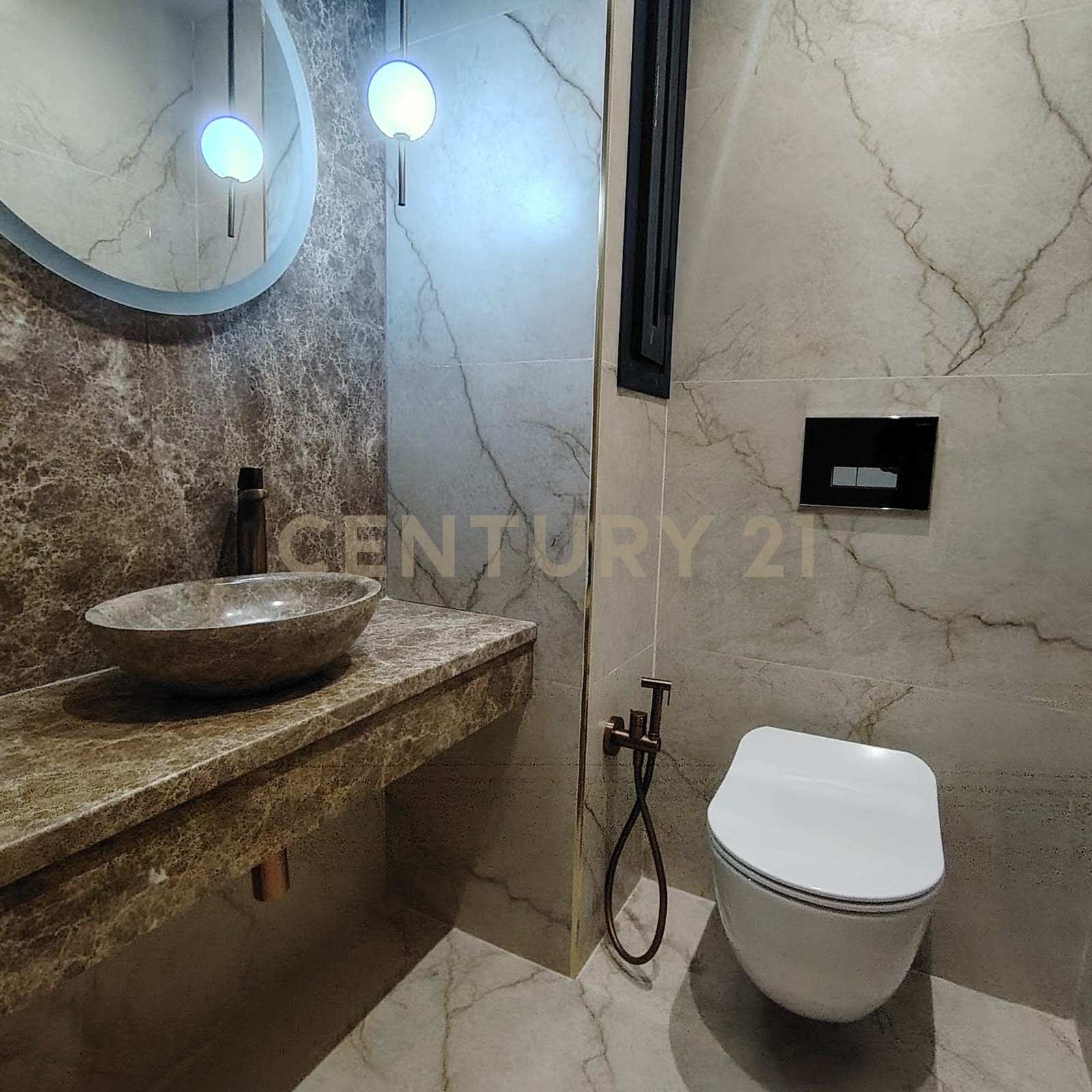 À vendre un appartement S+3 Direct Promoteur situé à Cite Ennasr 1