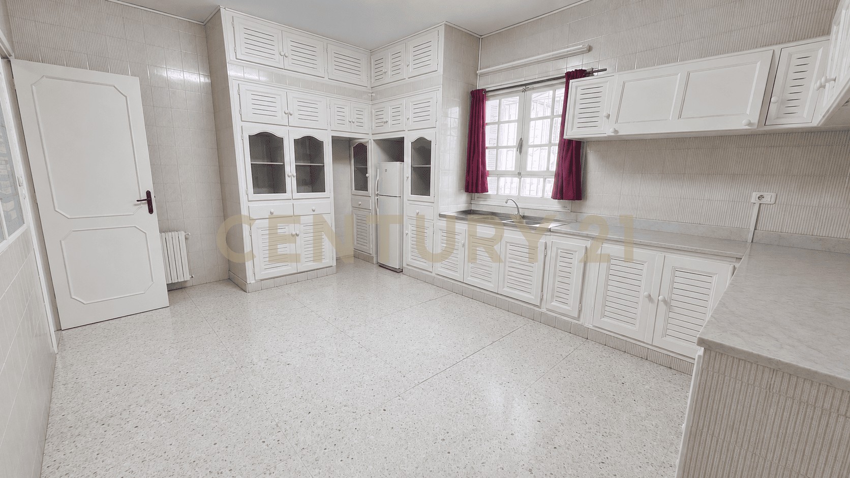 À louer étage de villa S+5 El Menzah 9