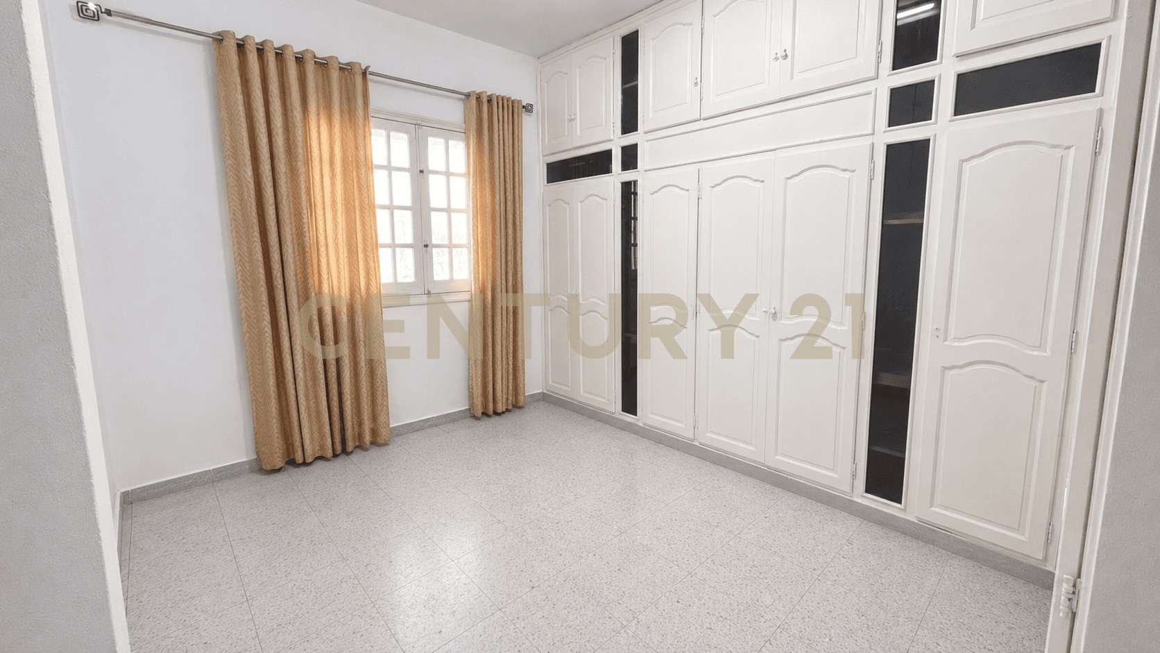 À louer étage de villa S+5 El Menzah 9