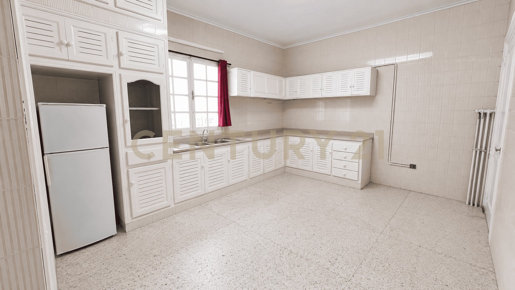 À louer étage de villa S+5 El Menzah 9