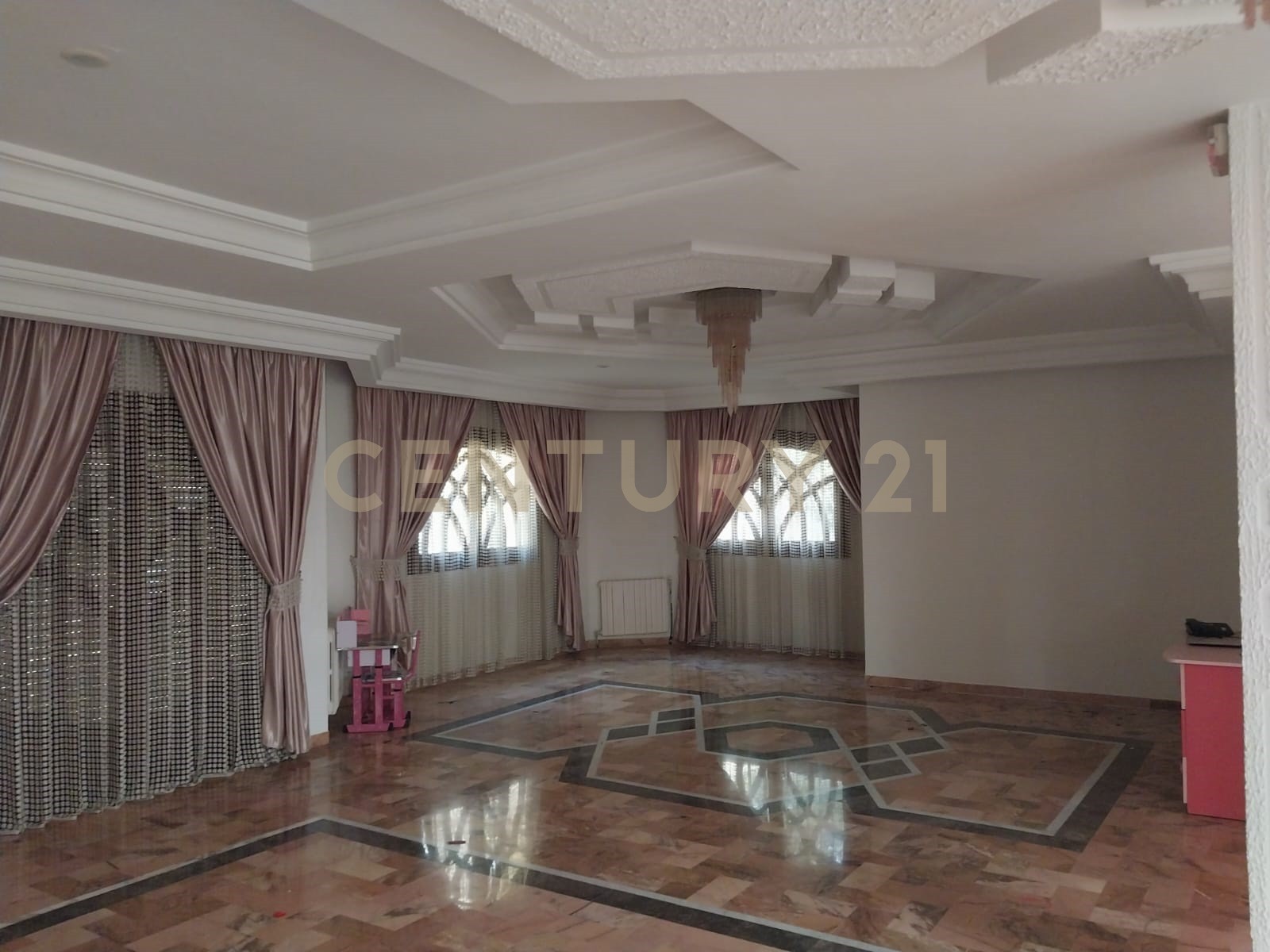 À vendre villa 2S+5 El Menzah 6