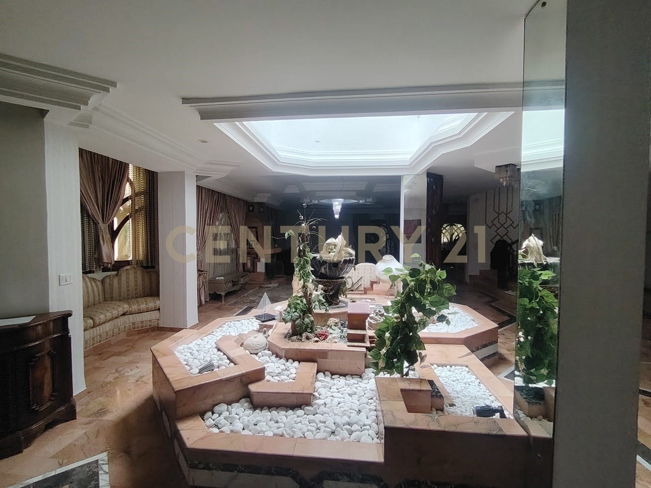 À vendre villa 2S+5 El Menzah 6