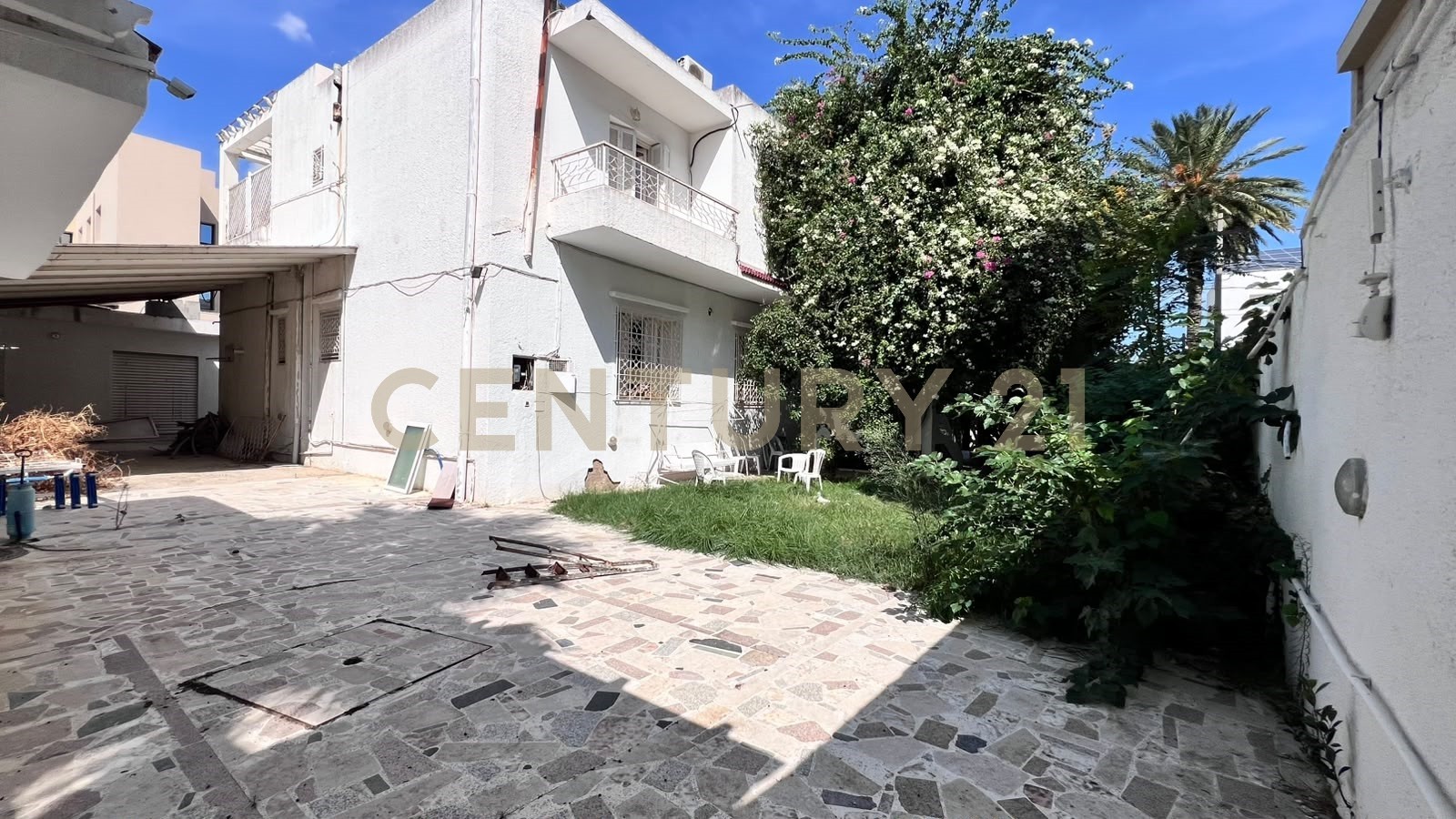 À vendre villa S+6 El Menzah 5