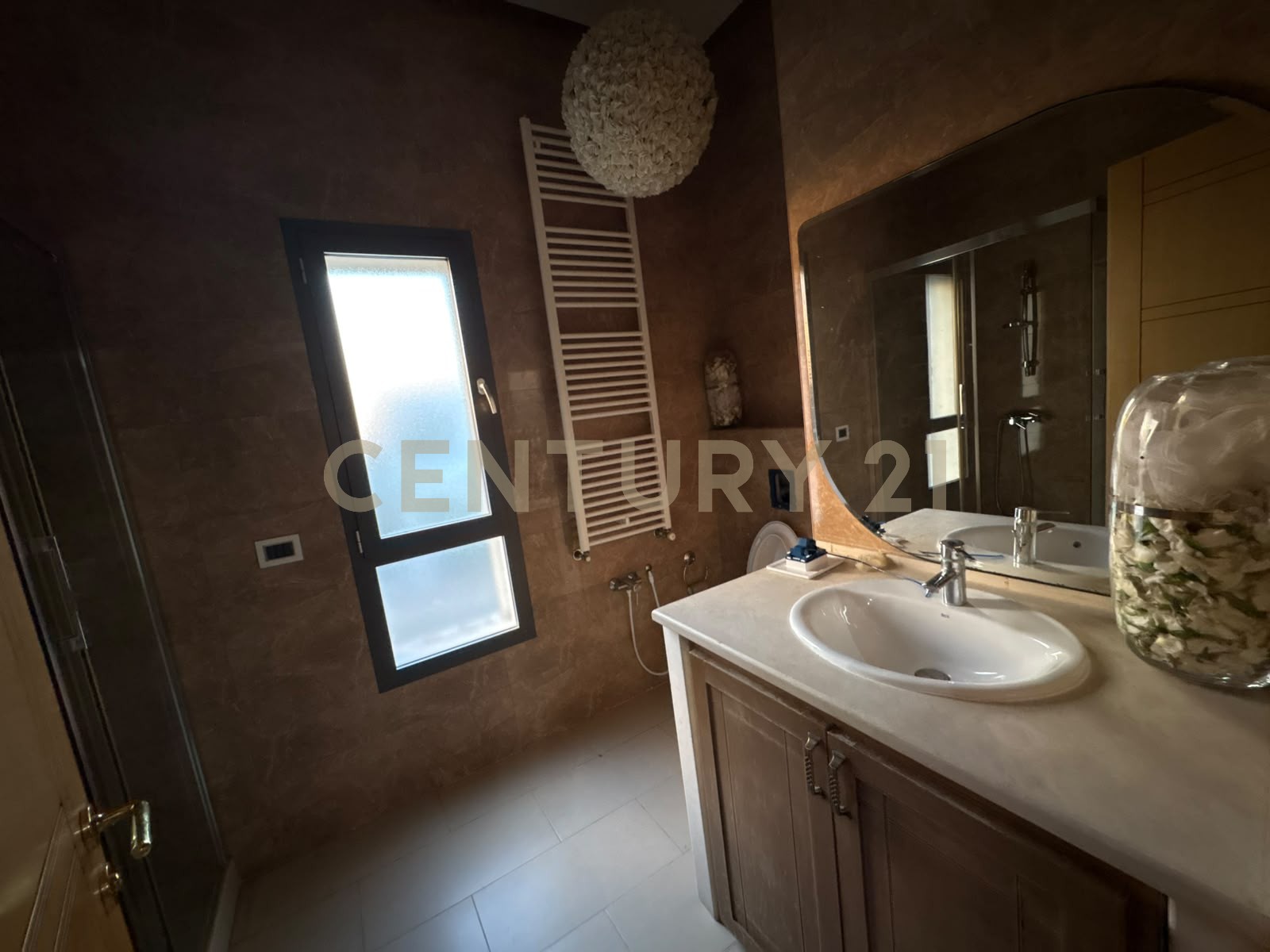 À vendre villa situé à Chotrana 3