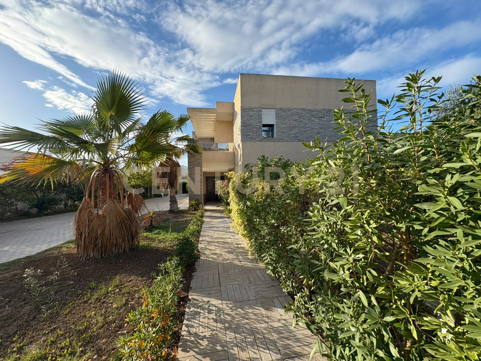 À vendre villa situé à Chotrana 3