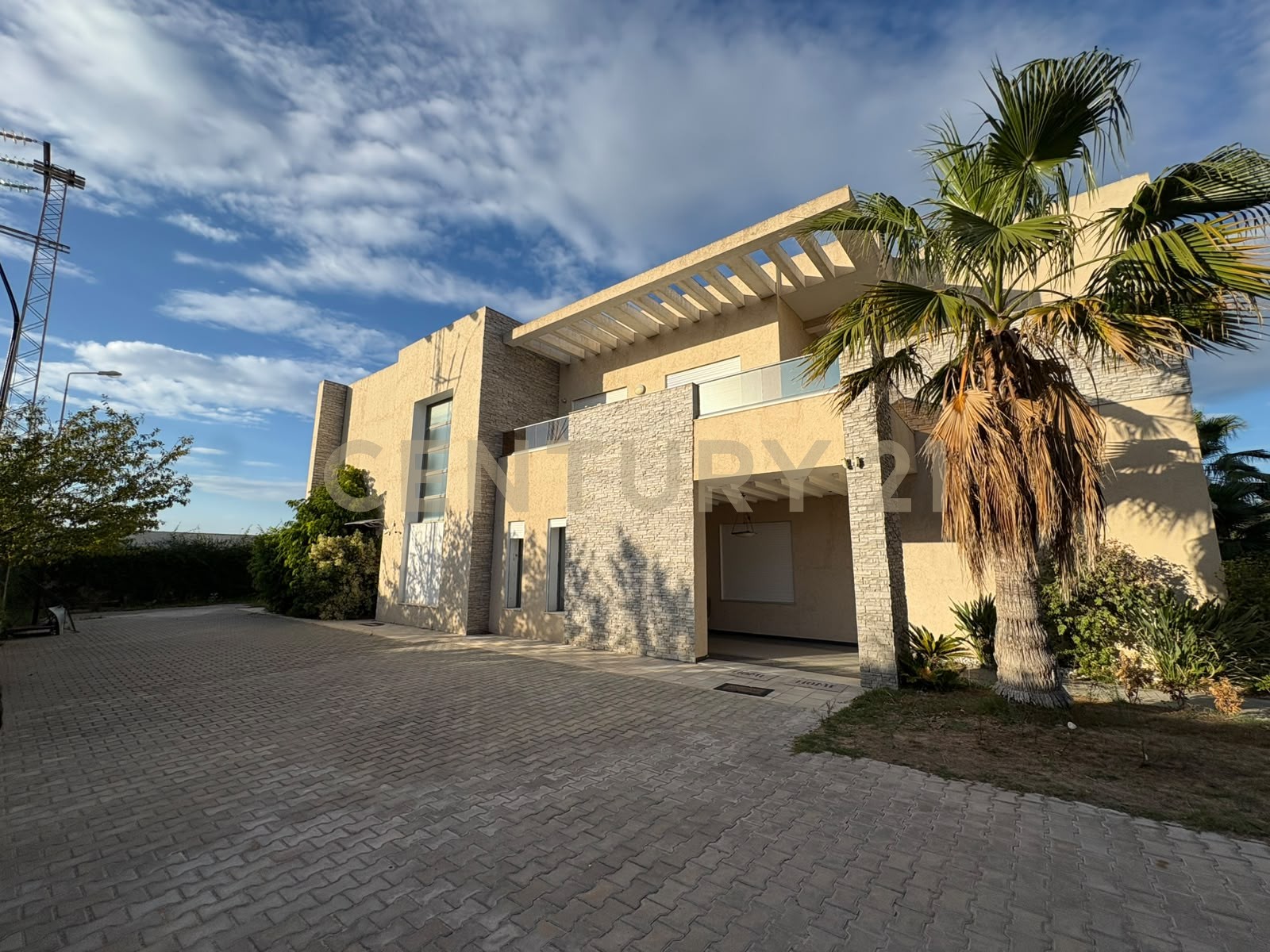 À vendre villa situé à Chotrana 3