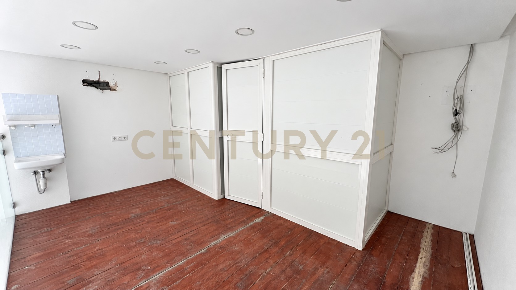 Local Commercial à louer à Cite Ennasr 2 - 50 m² – photo 2 sur 3