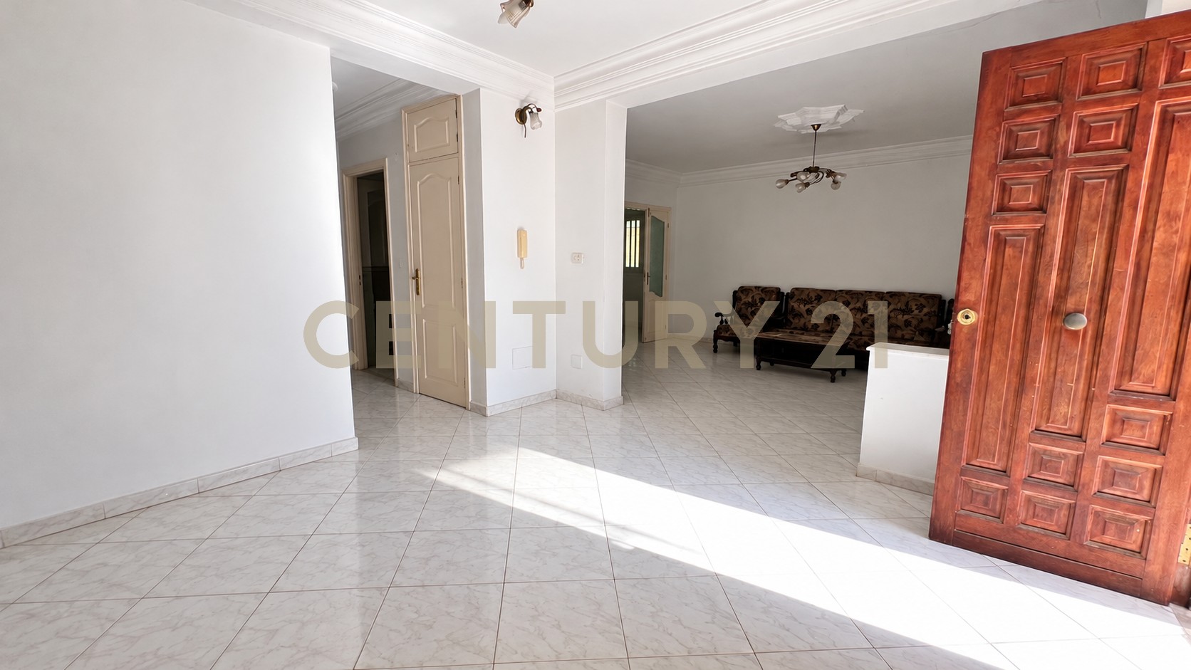 Villa S+4 à vendre à El Menzah 9 - 257 m² – photo 2 sur 6