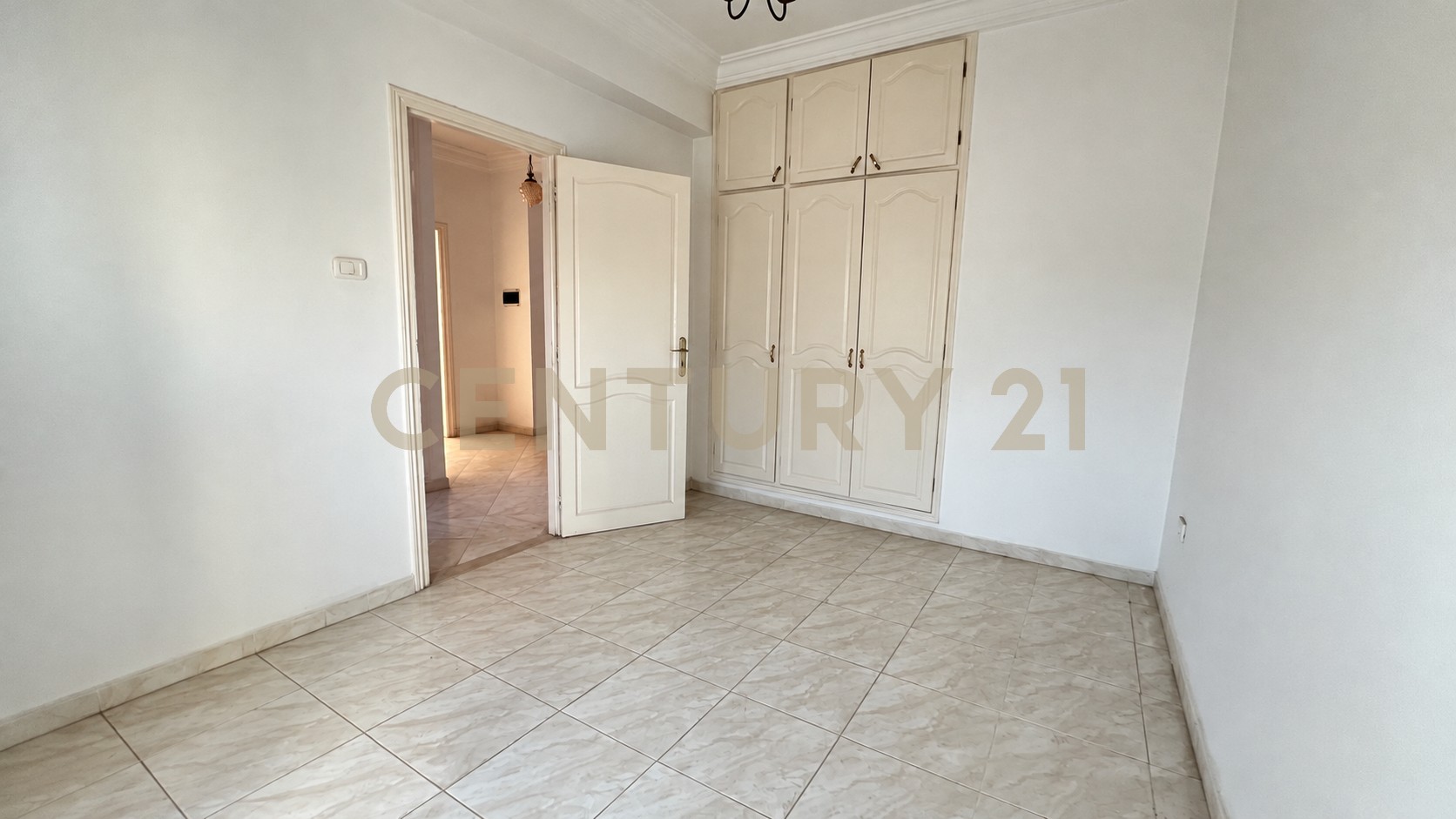 Villa S+4 à vendre à El Menzah 9 - 257 m² – photo 5 sur 6