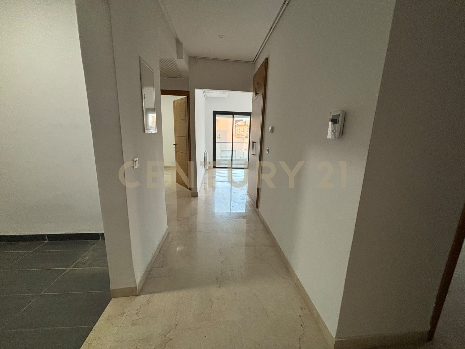 Appartement S+3 à louer aux berges du Lac 2 - 160 m² – photo 2 sur 9