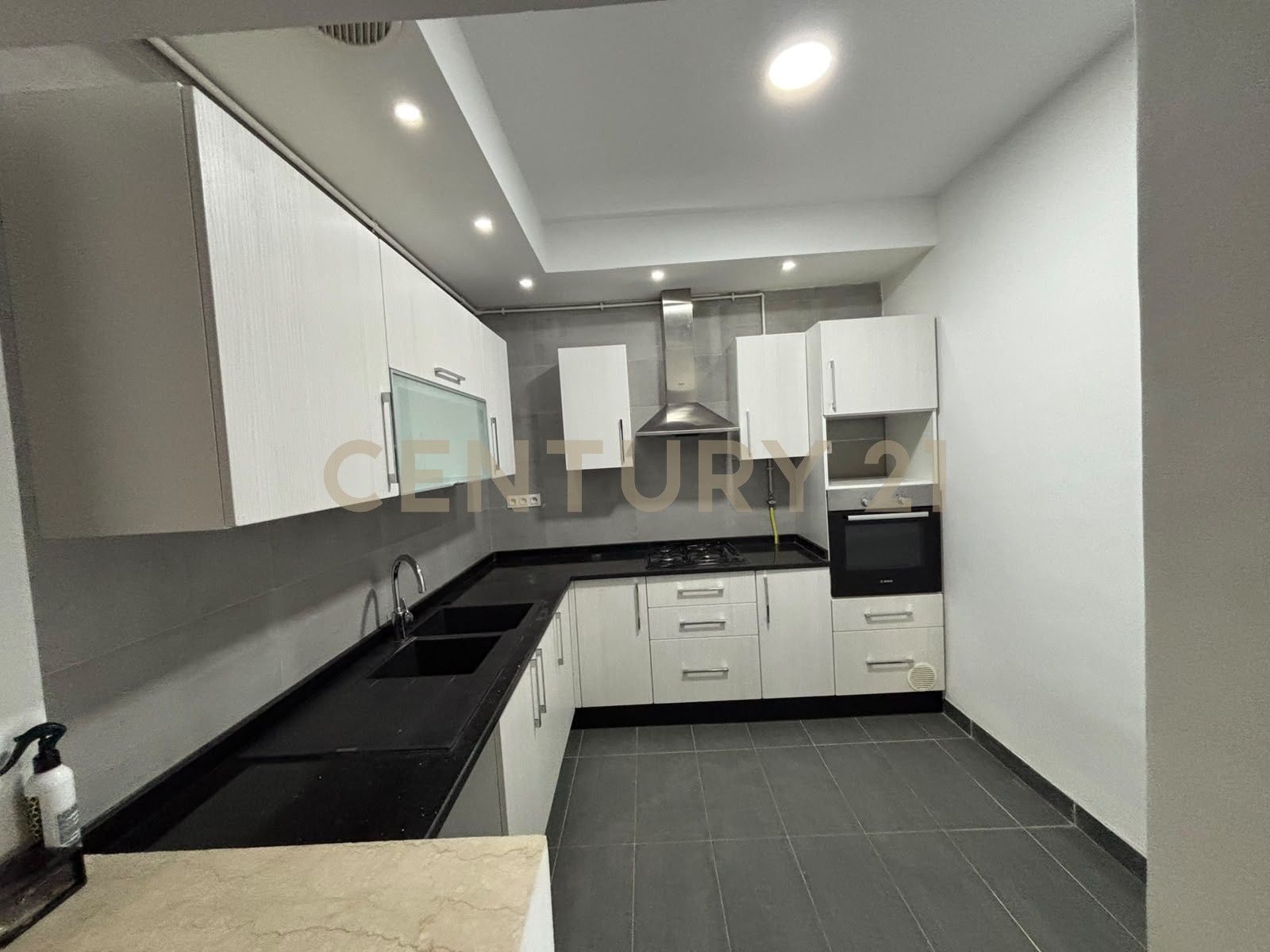 Appartement S+3 à louer aux berges du Lac 2 - 160 m² – photo 3 sur 9