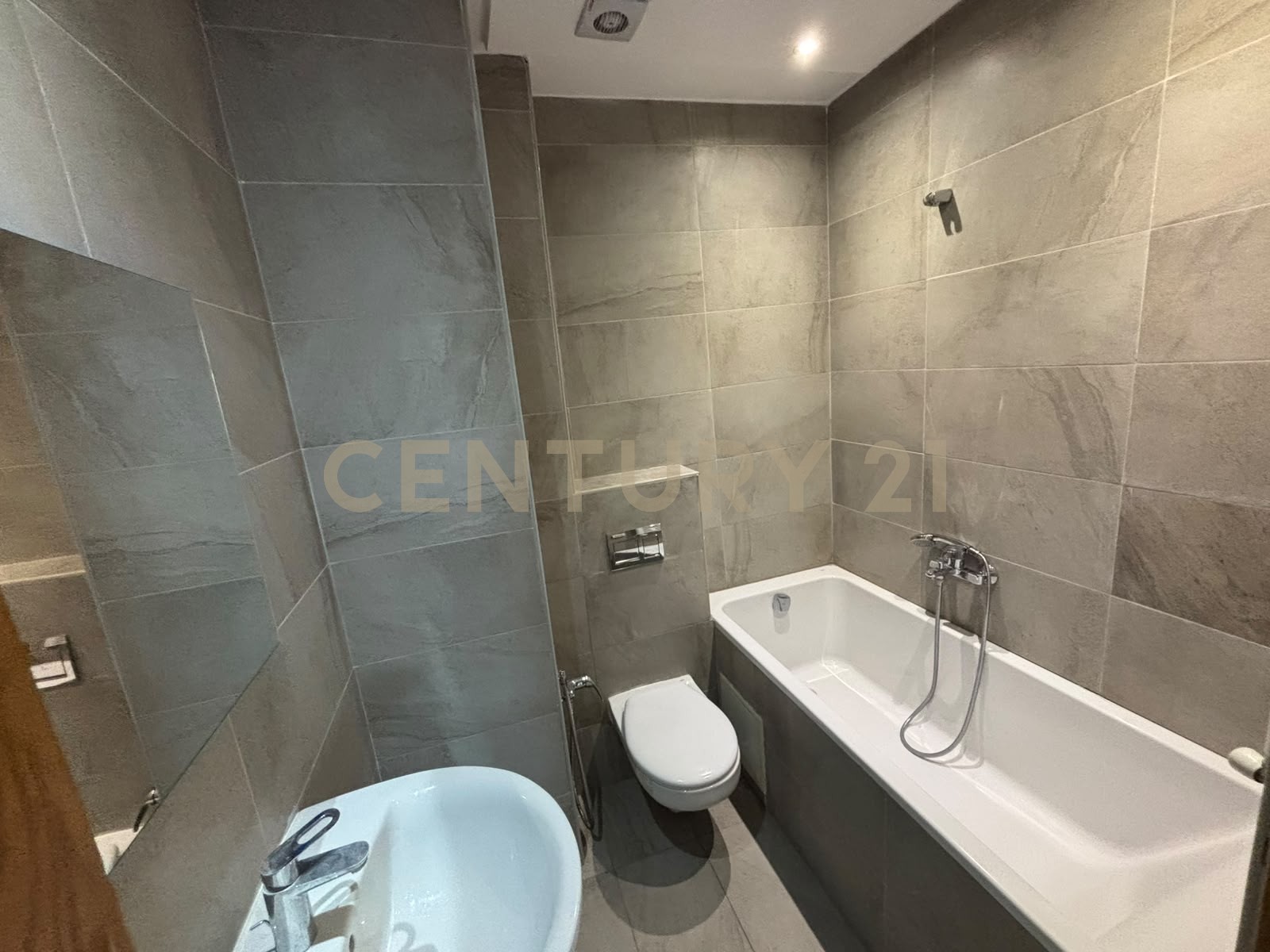 Appartement S+3 à louer aux berges du Lac 2 - 160 m² – photo 8 sur 9