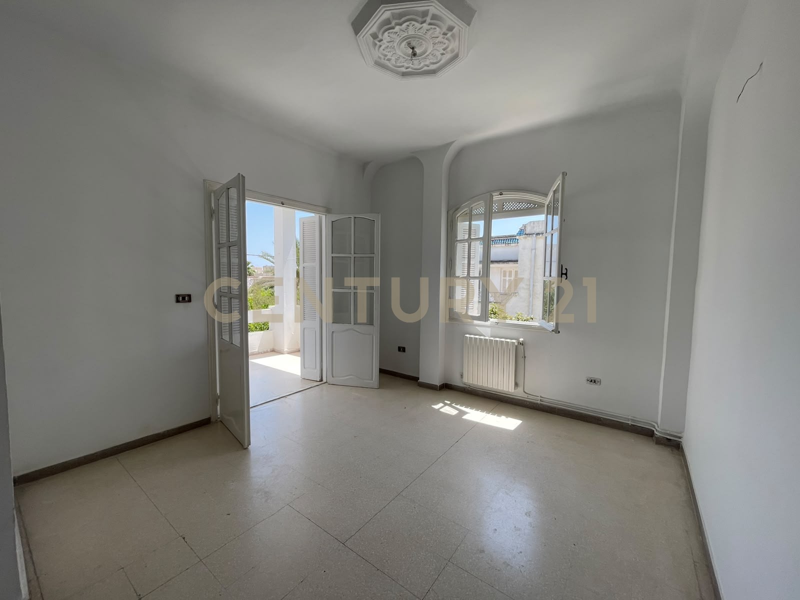 À vendre villa S+5 Cité El Ghazela