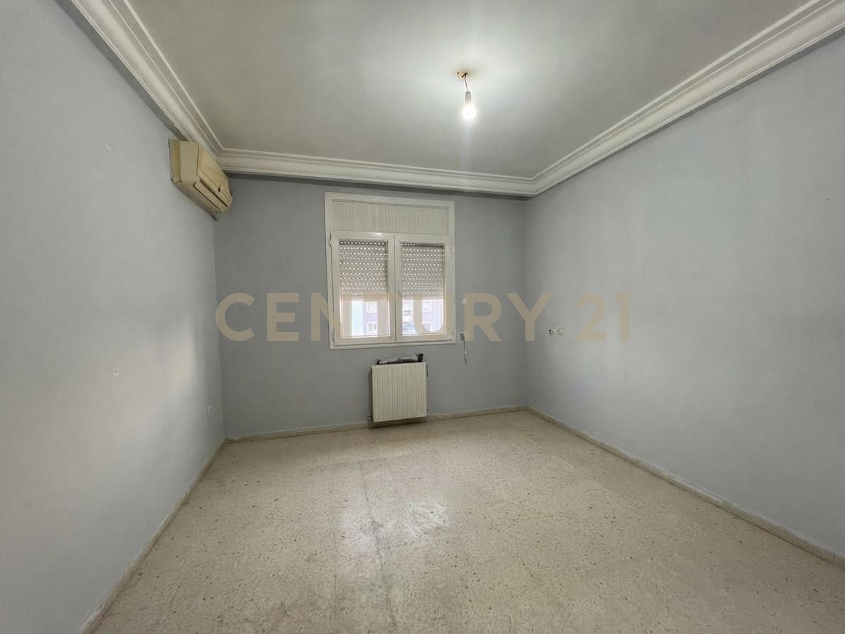 À VENDRE – Appartement S+3 à l’Aouina