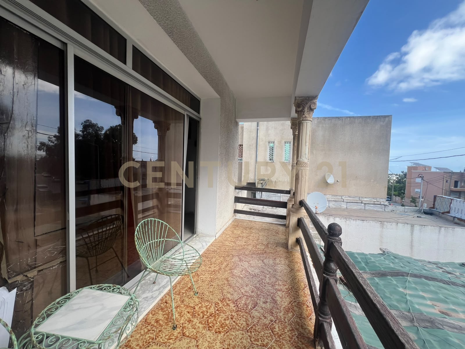 À vendre villa S+6 située à el menzah 5