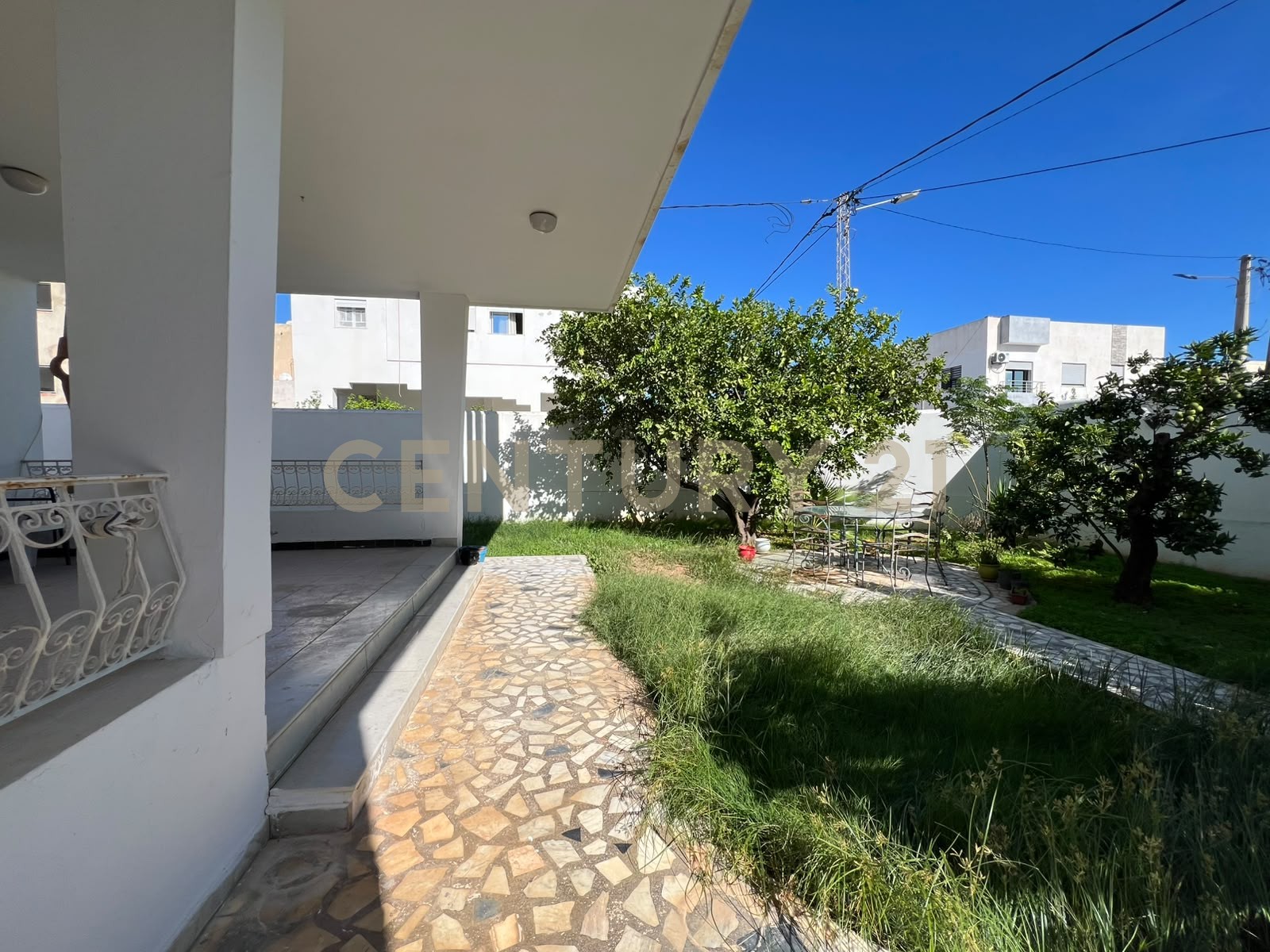 À vendre villa S+6 Ariana Ville