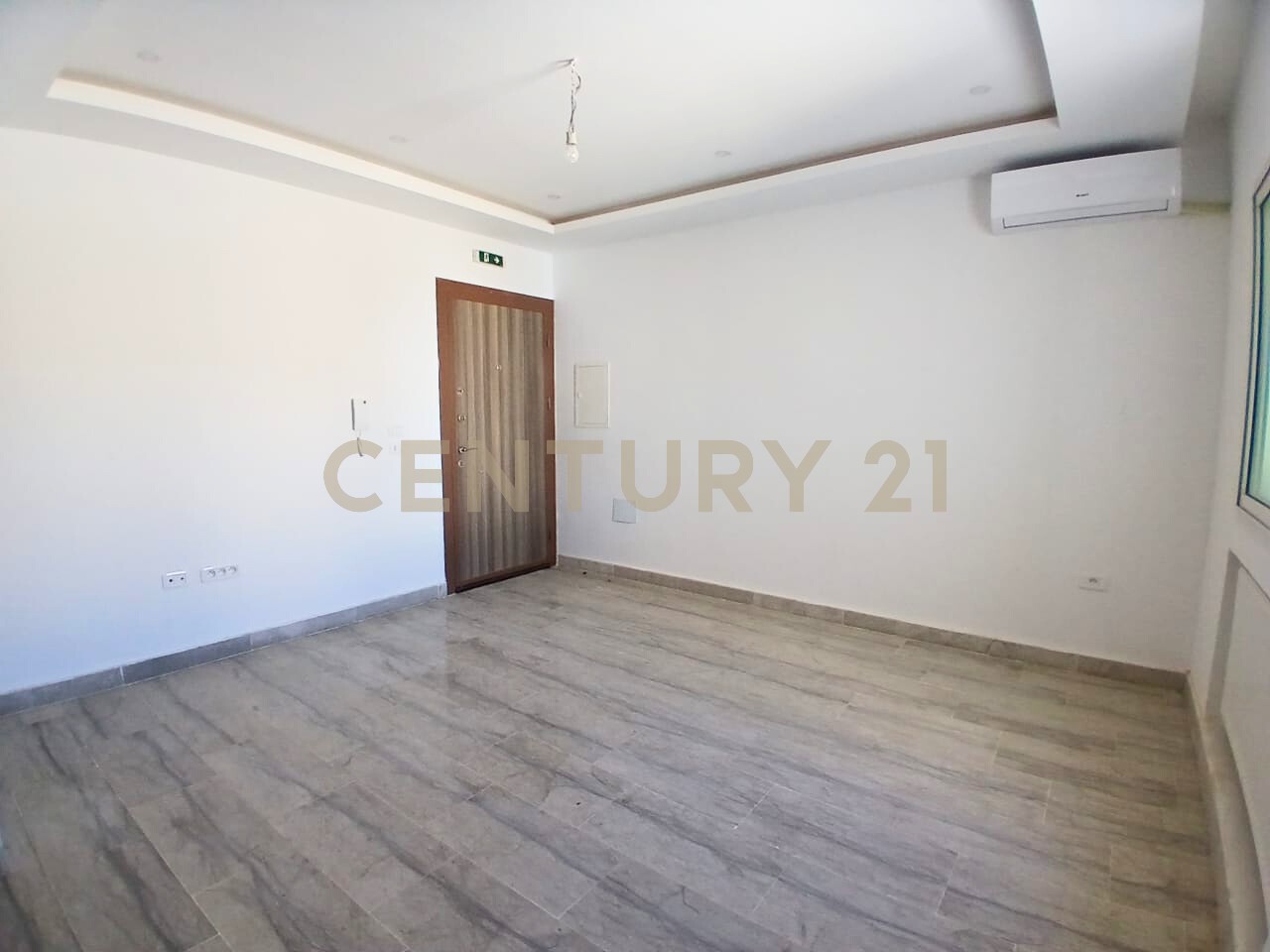 À Vendre en Exclusivité- Appartement S+2 à Gammarth Village