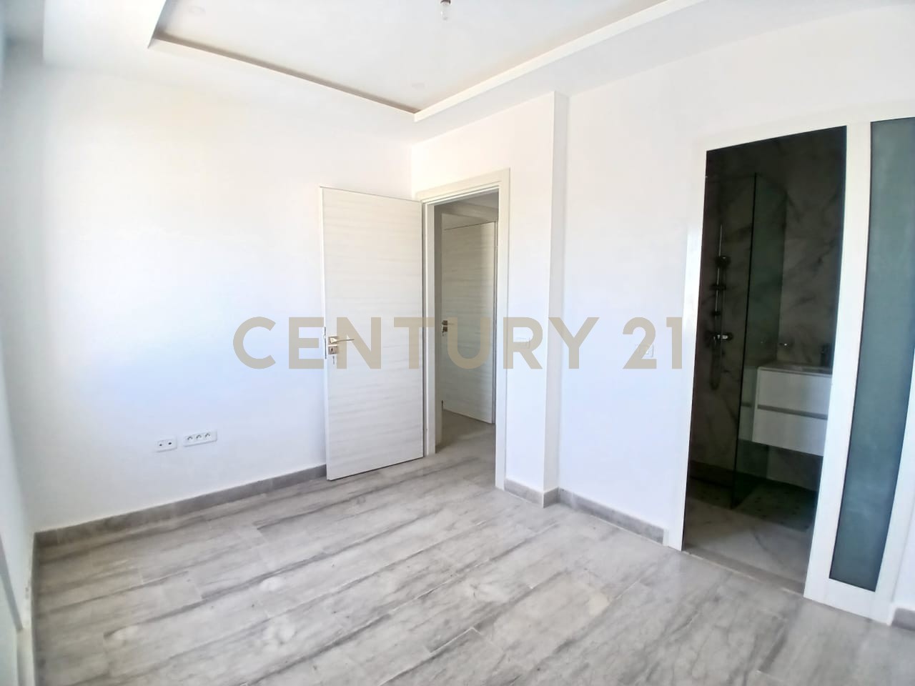 À Vendre en Exclusivité- Appartement S+2 à Gammarth Village