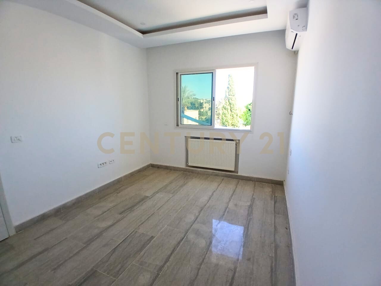 À Vendre en Exclusivité- Appartement S+2 à Gammarth Village