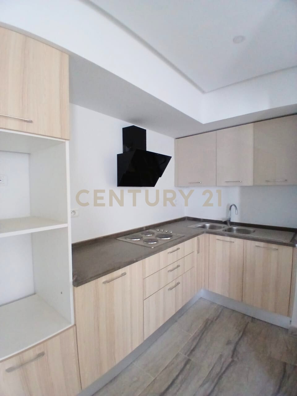 À Vendre en Exclusivité- Appartement S+2 à Gammarth Village