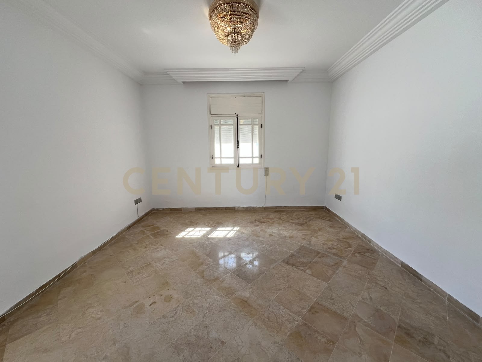 Villa S+3 à louer à Cité Ettabek - 400 m² – photo 5 sur 8