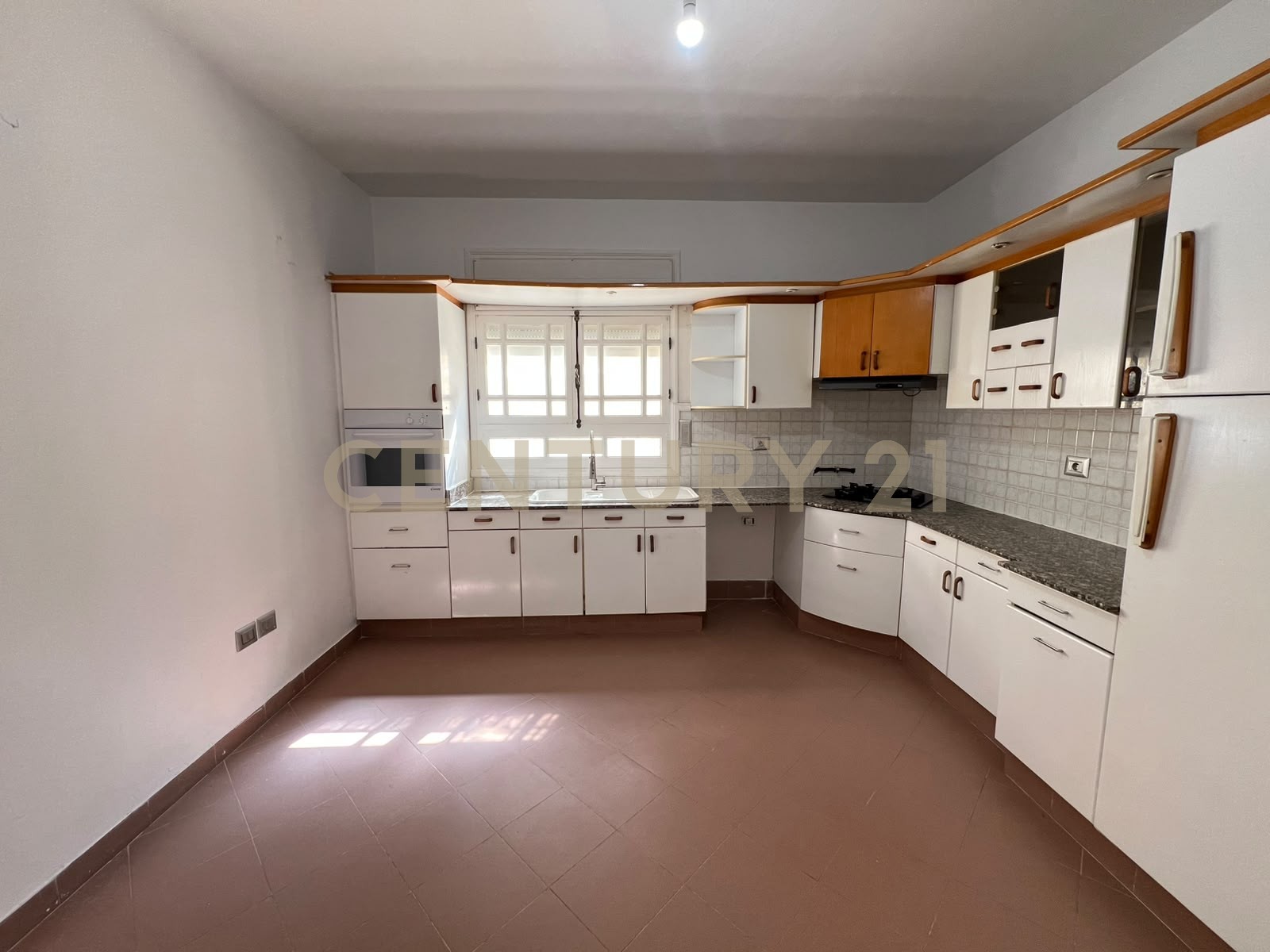 Villa S+3 à louer à Cité Ettabek - 400 m² – photo 7 sur 8