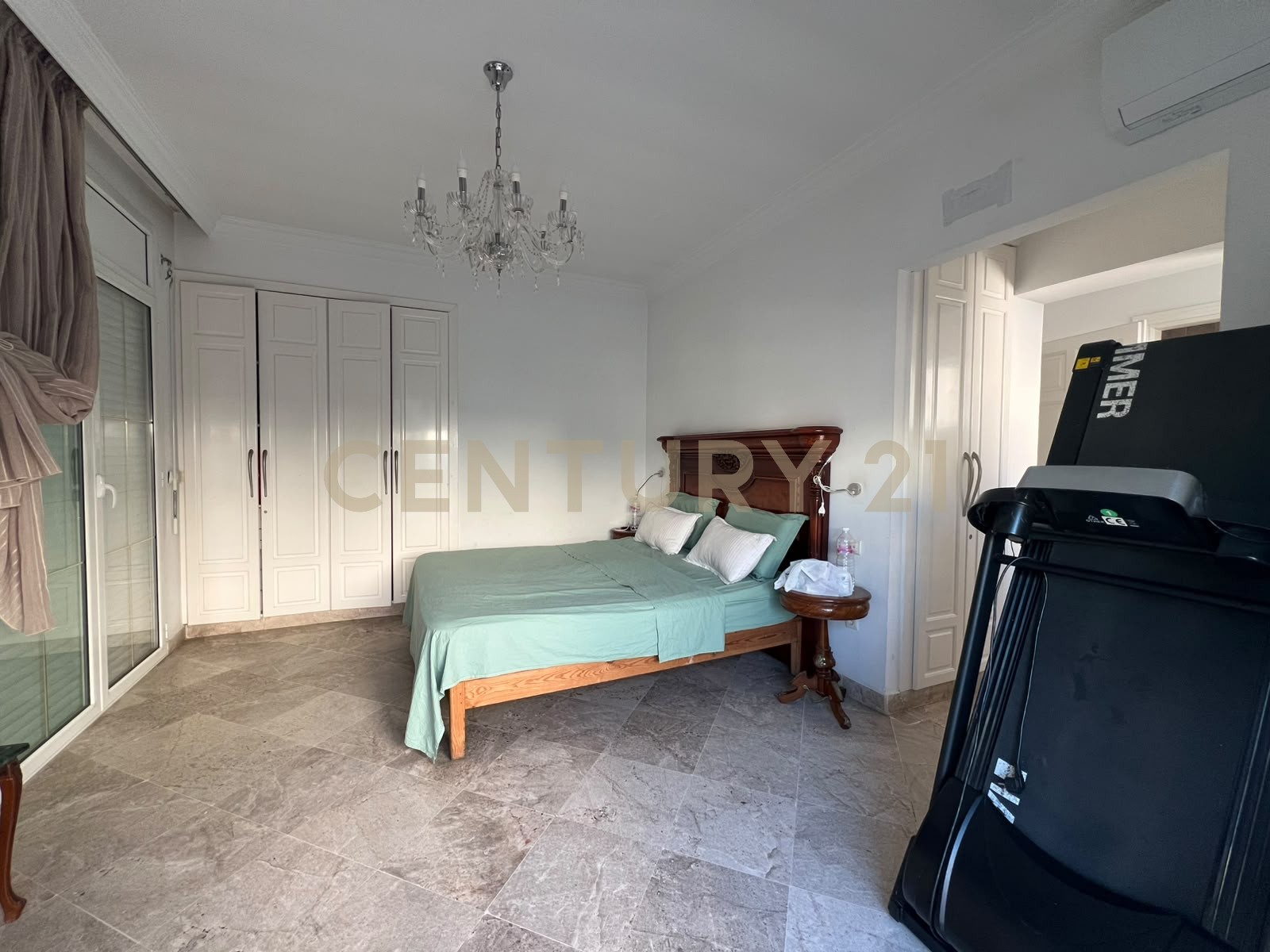 À LOUER – Duplex S+3 à la Marsa Stade