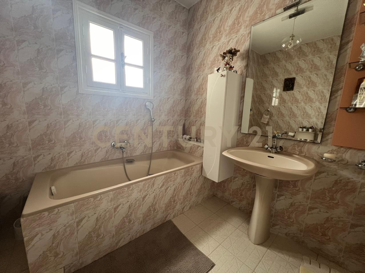 À vendre villa à Cite Ennasr
