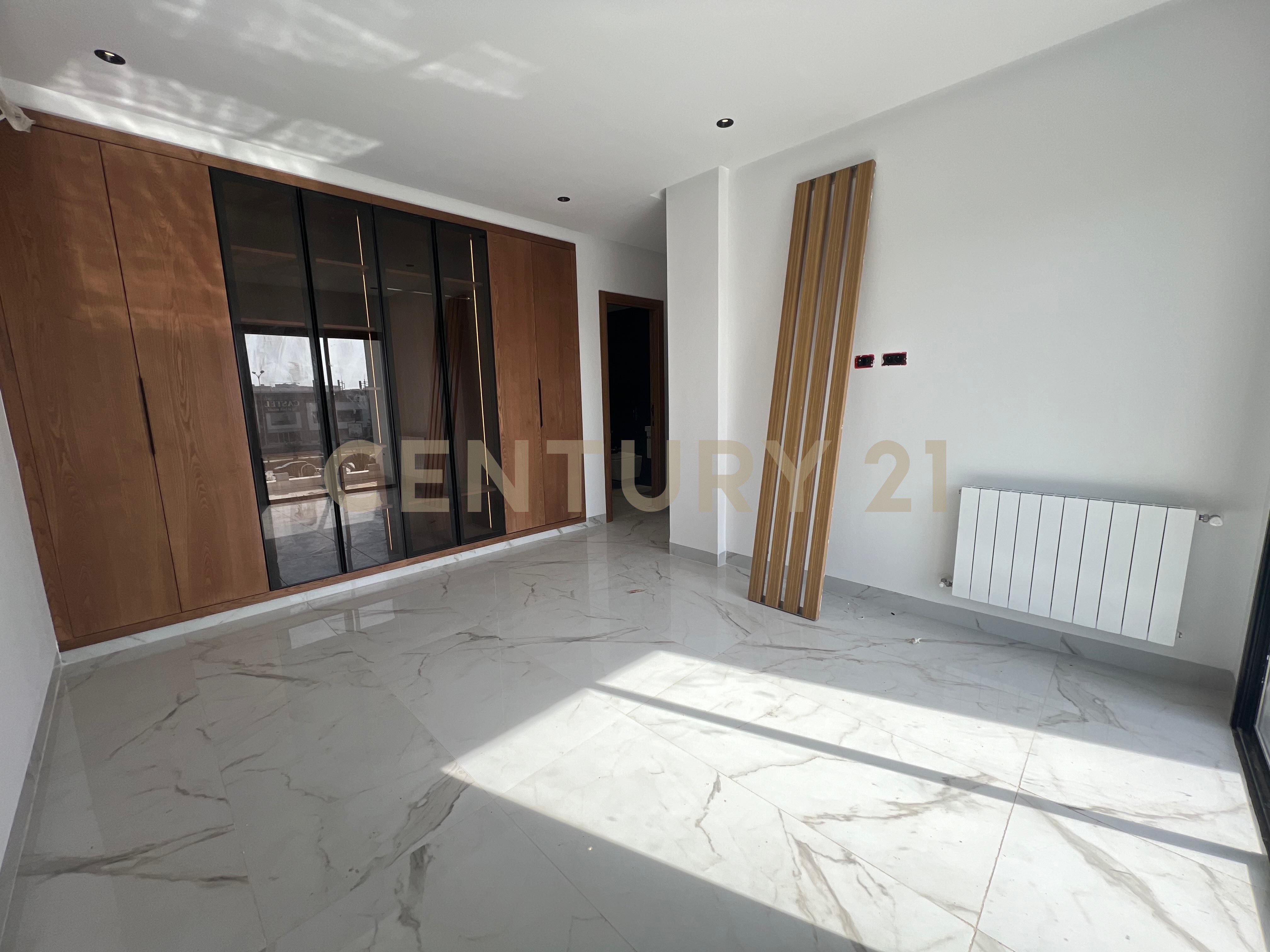 À vendre appartement S+3 Ain Zaghouan Nord