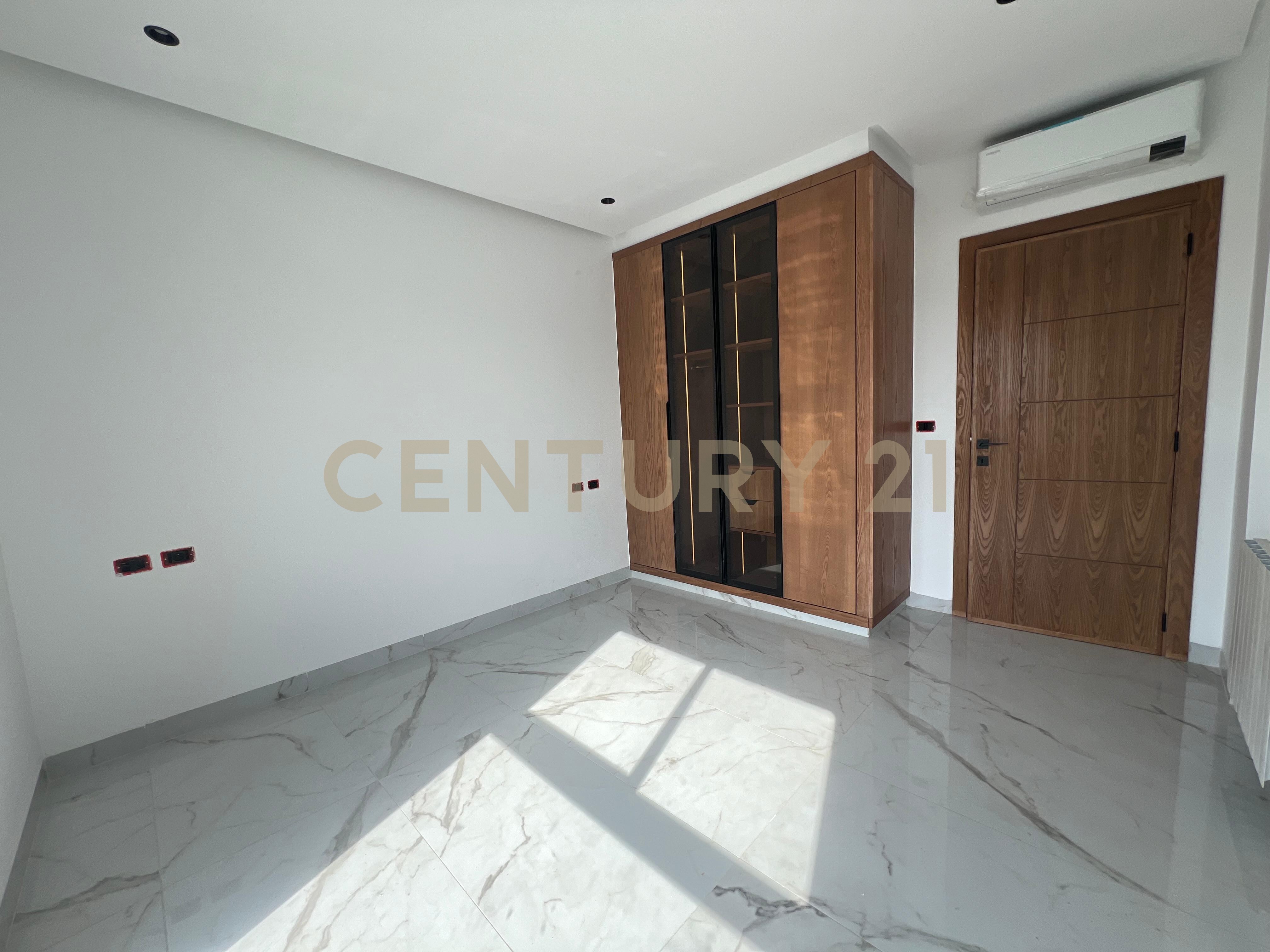 À vendre appartement S+3 Ain Zaghouan Nord