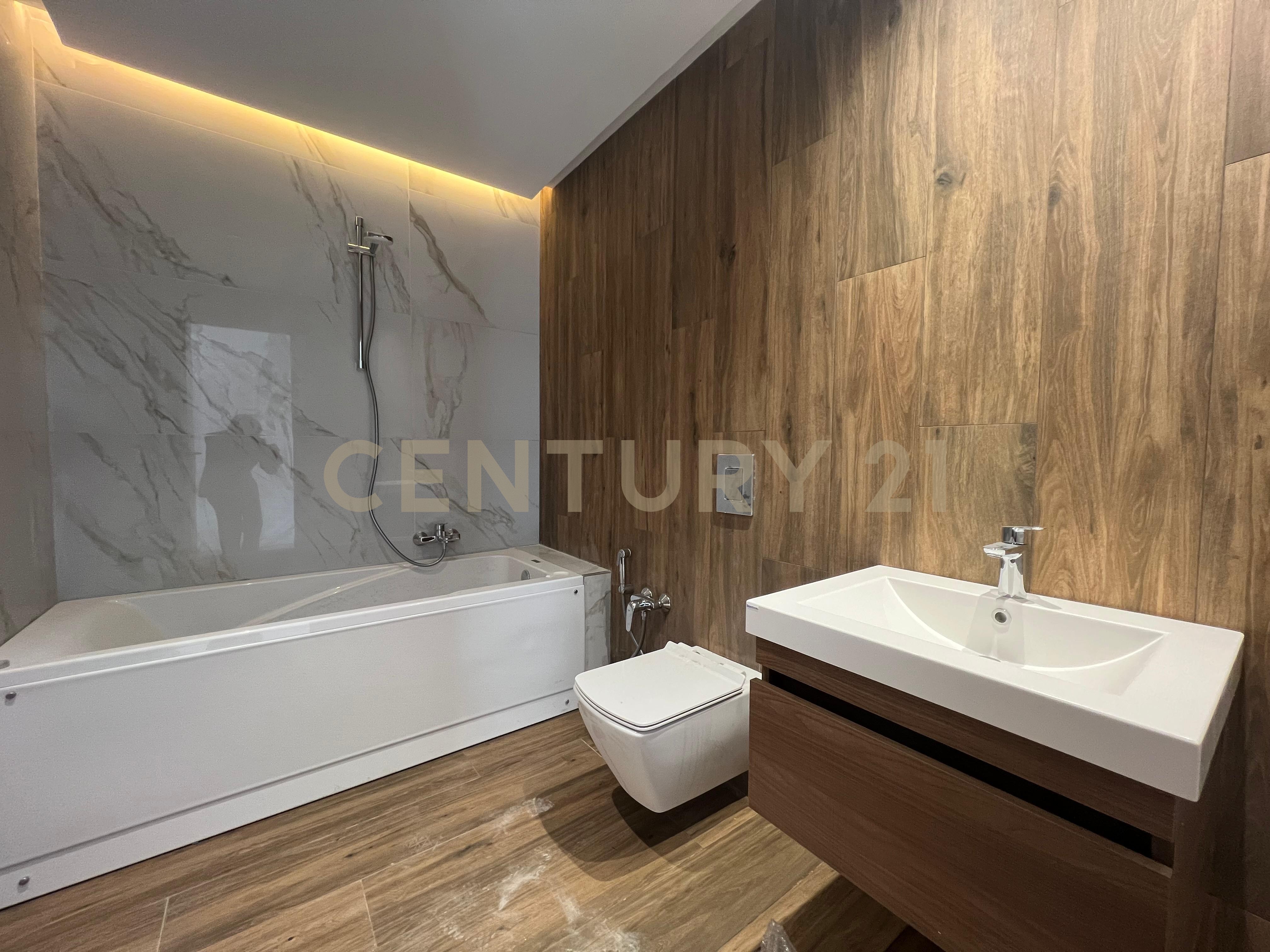 À vendre appartement S+3 Ain Zaghouan Nord