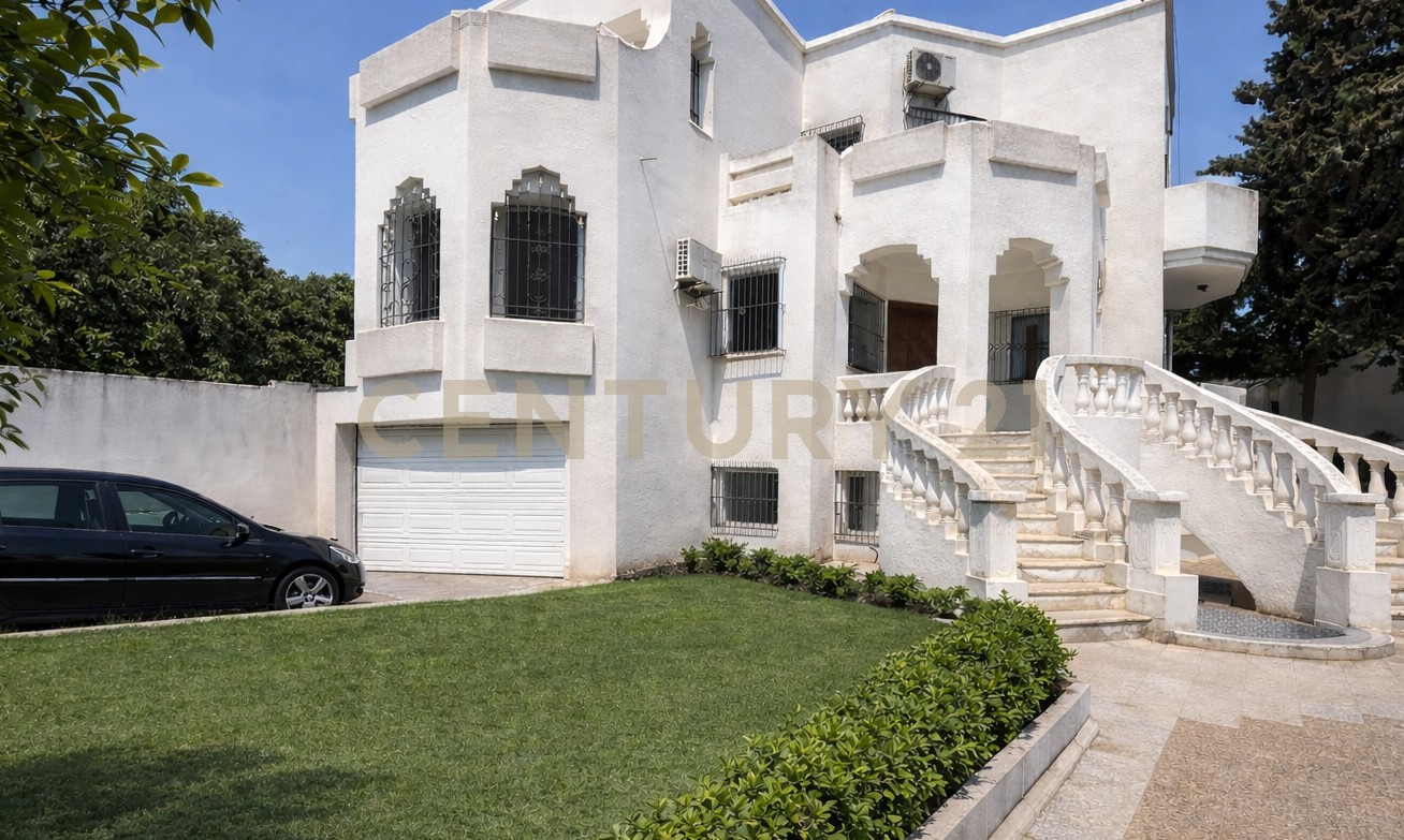 Villa S+6 à vendre à Cite Ennasr 1 - 476 m² – photo 2 sur 14