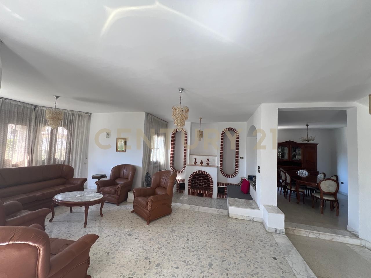 Villa S+6 à vendre à Cite Ennasr 1 - 476 m² – photo 1 sur 14