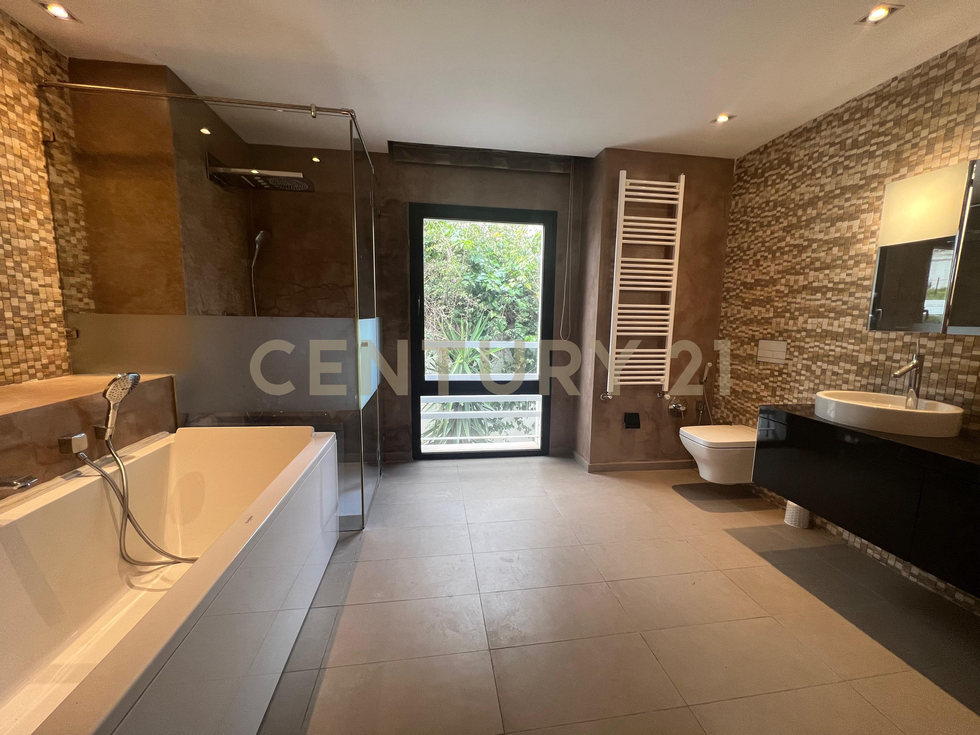 À vendre villa S+6 El Menzah 1
