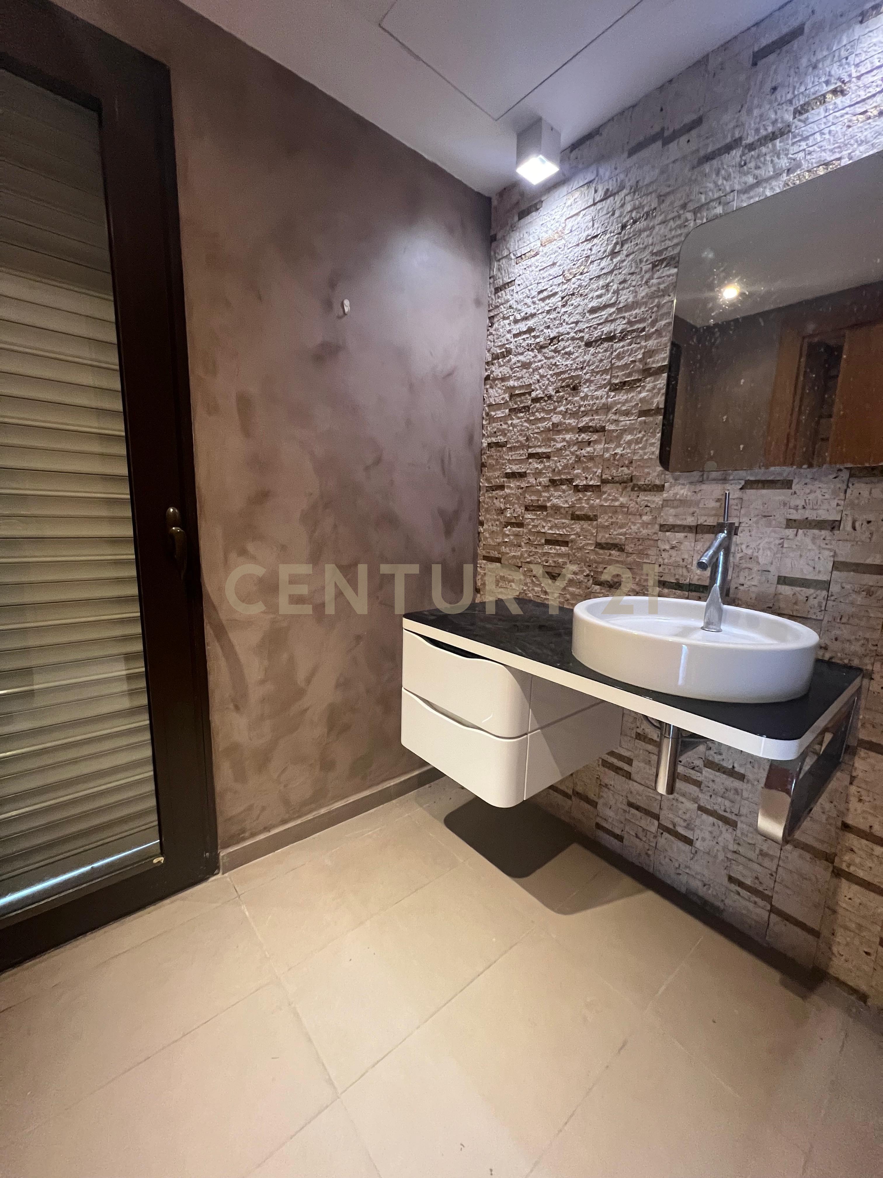 À vendre villa S+6 El Menzah 1