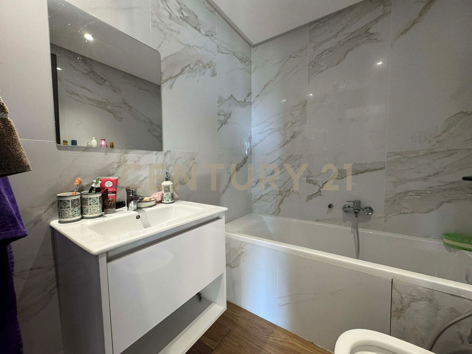 À vendre appartement S+2 La Nouvelle Soukra